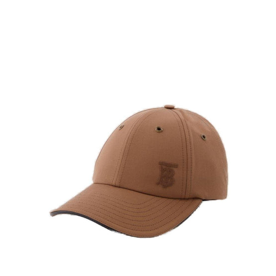 TB 로고가 돋보이는 캐쥬얼한 느낌의 베이스볼 캡