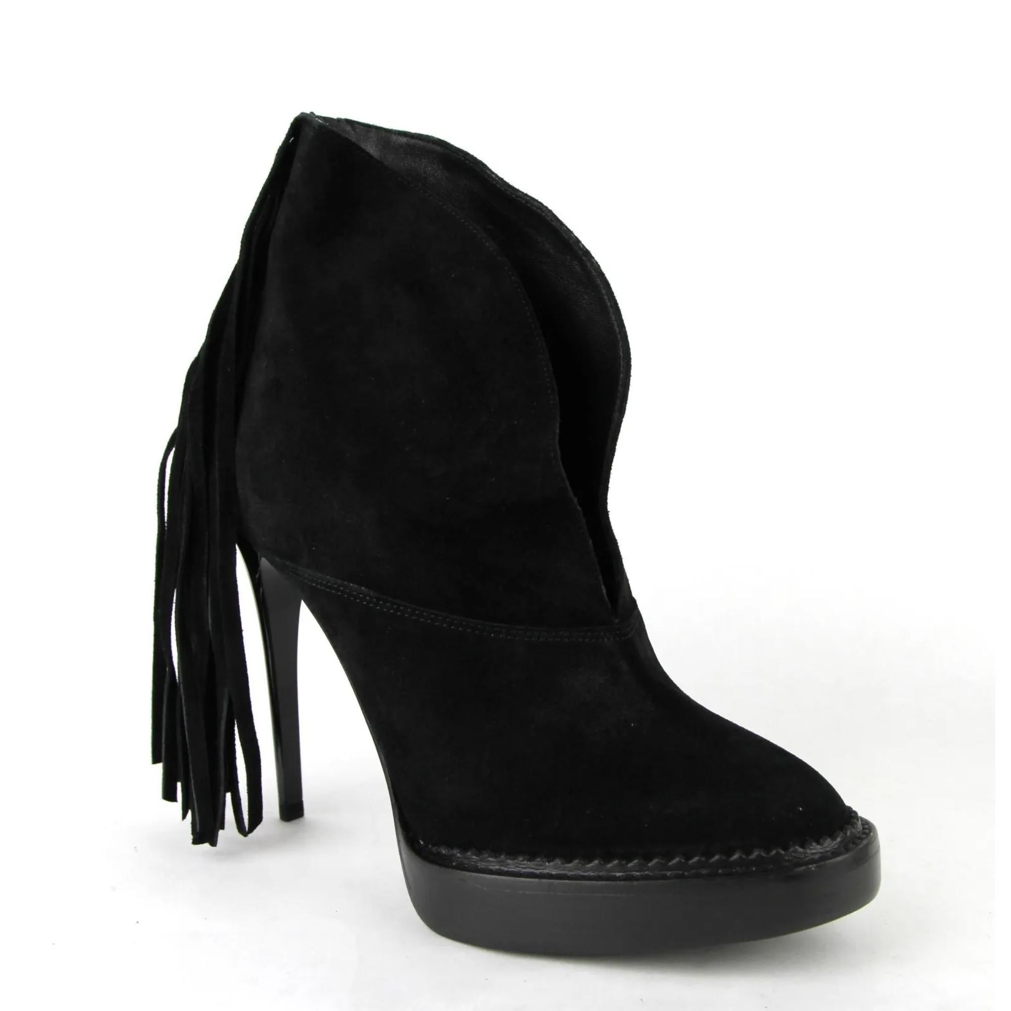 스웨이드 포니테일