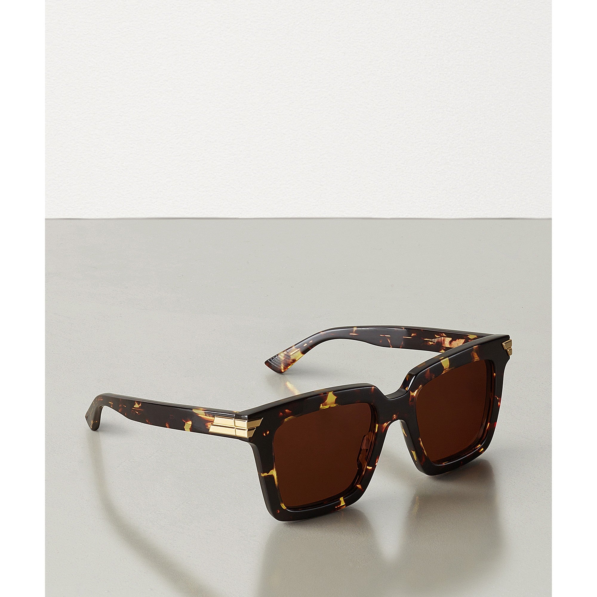 INTERNATIONAL - BROWN-BROWN-BROWN