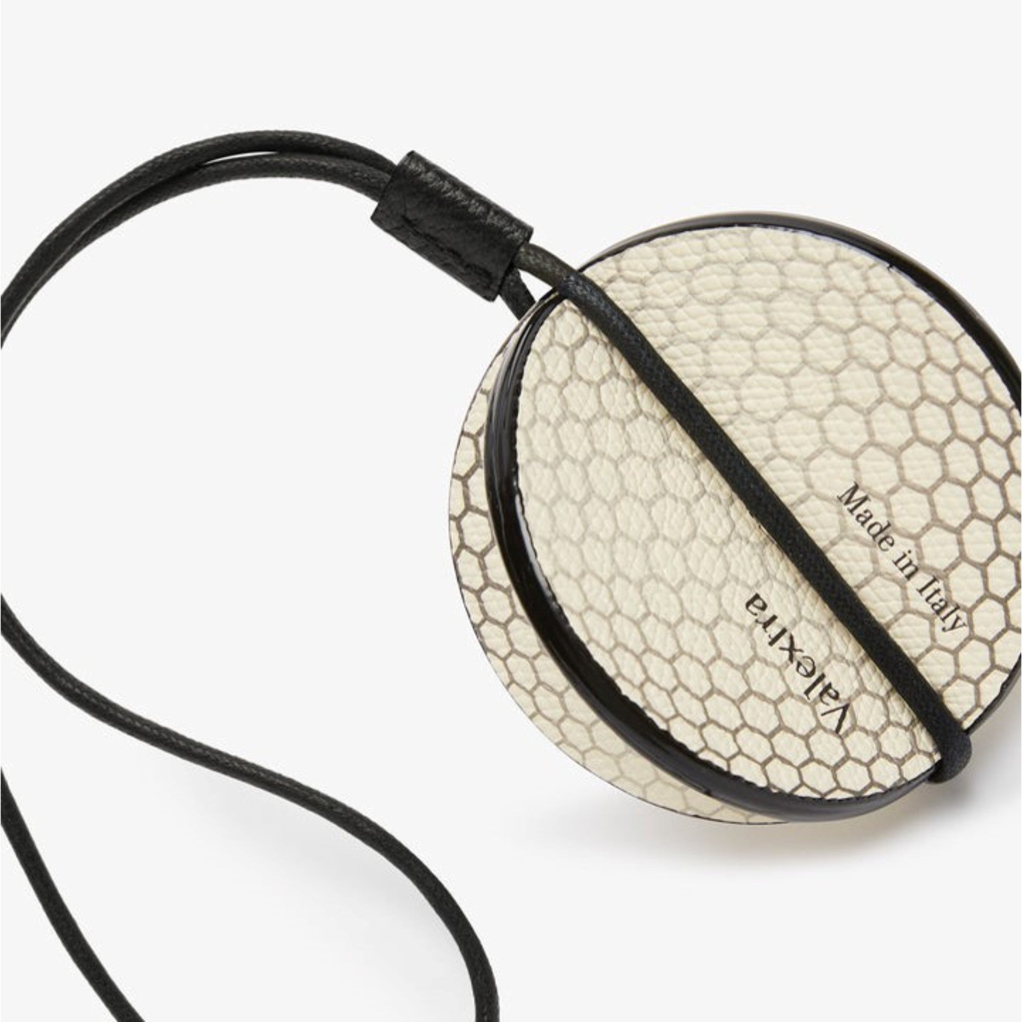 GOLF BALL CHARM-PERGAMENA/BLACK