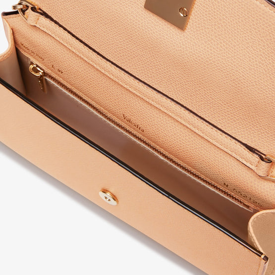 NOLO CLUTCH WITH CHAIN-POWDER PINK