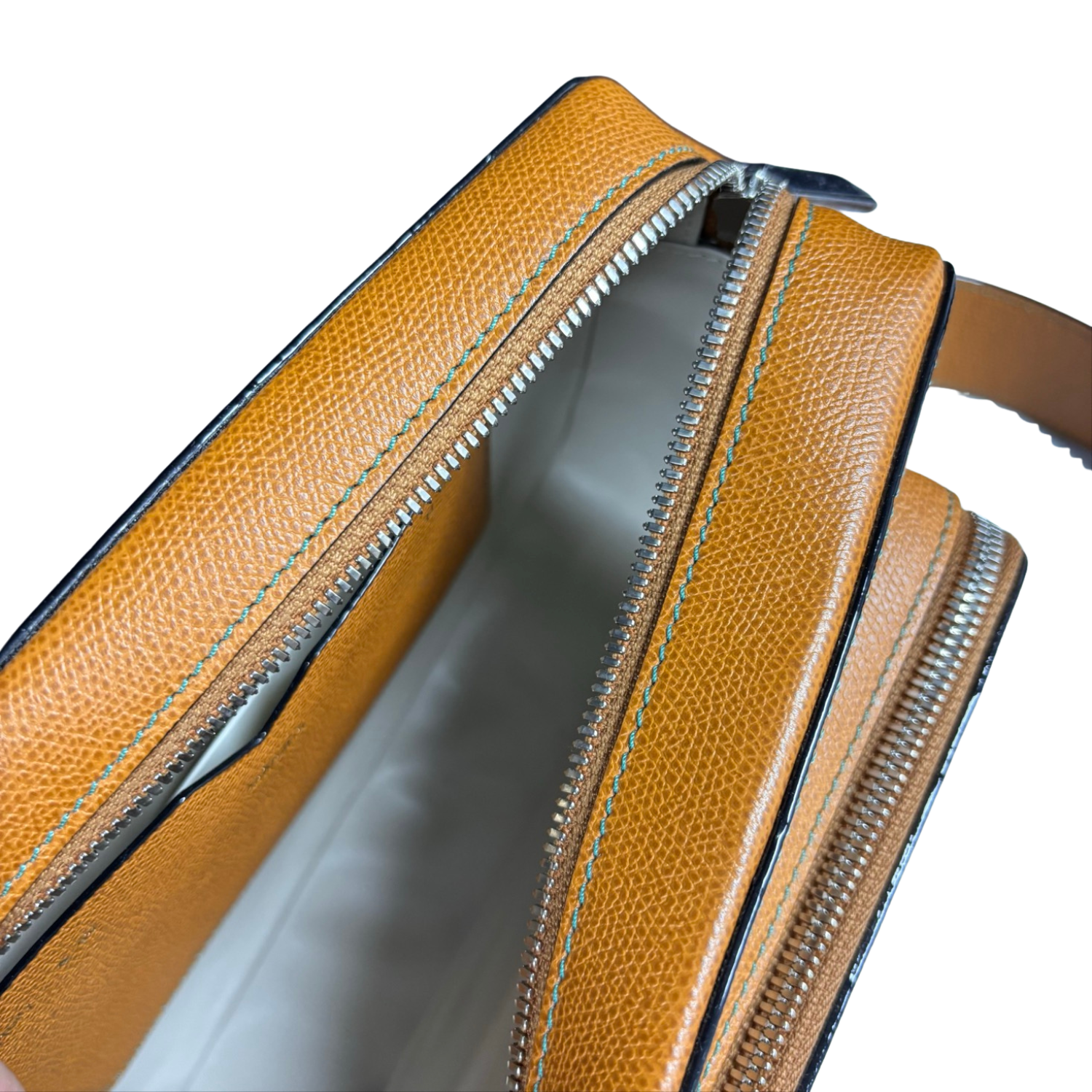 V-LINE REPORTER BAG-HAVANA