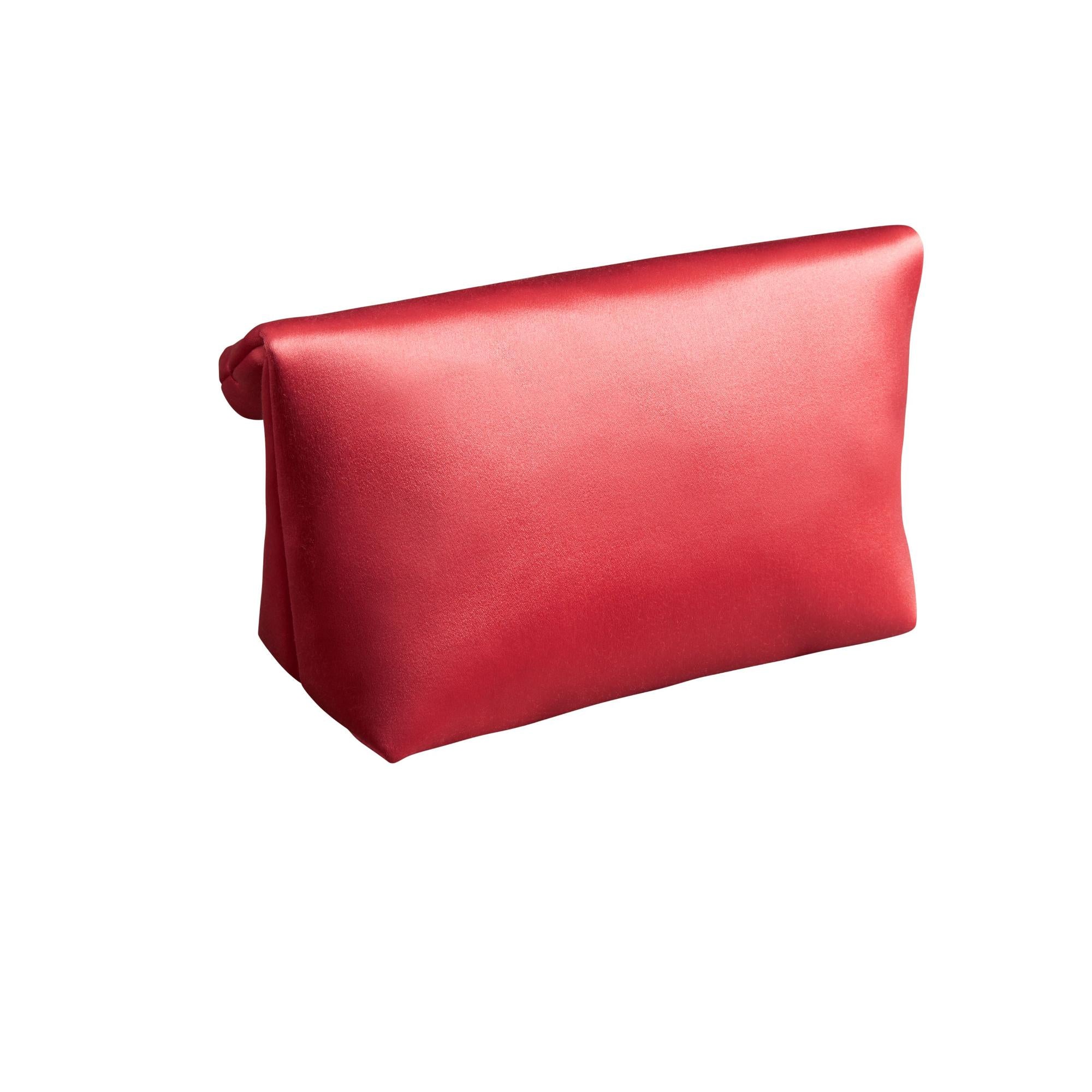 스몰 새틴 핀 클러치