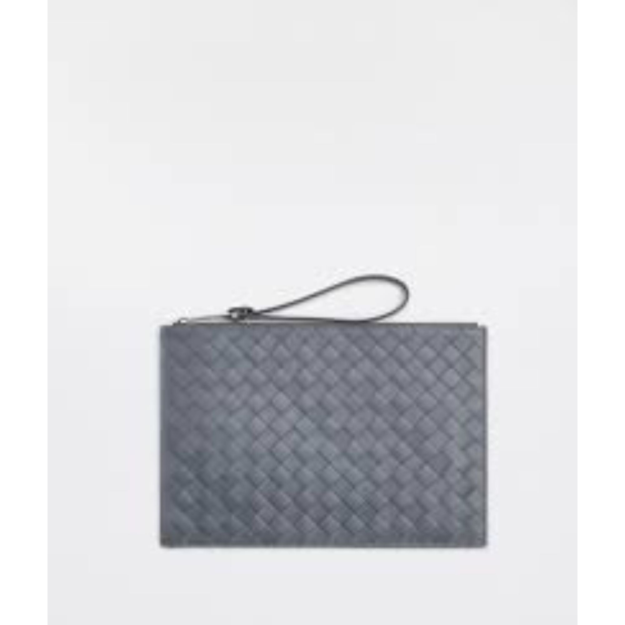 POUCH WITH WRISTLET - THUNDER-SILVER