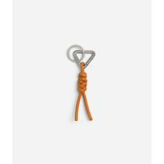 TRIANGLE KNOT KEYRING - COB-SILVER