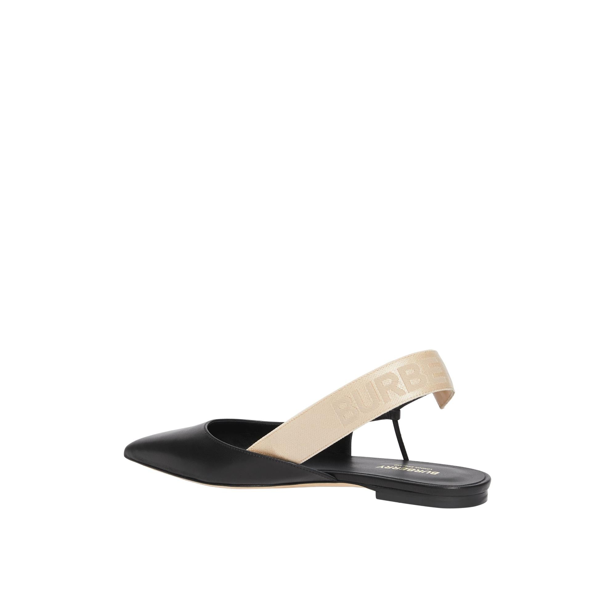 로고 디테일 가죽 슬링백 플랫