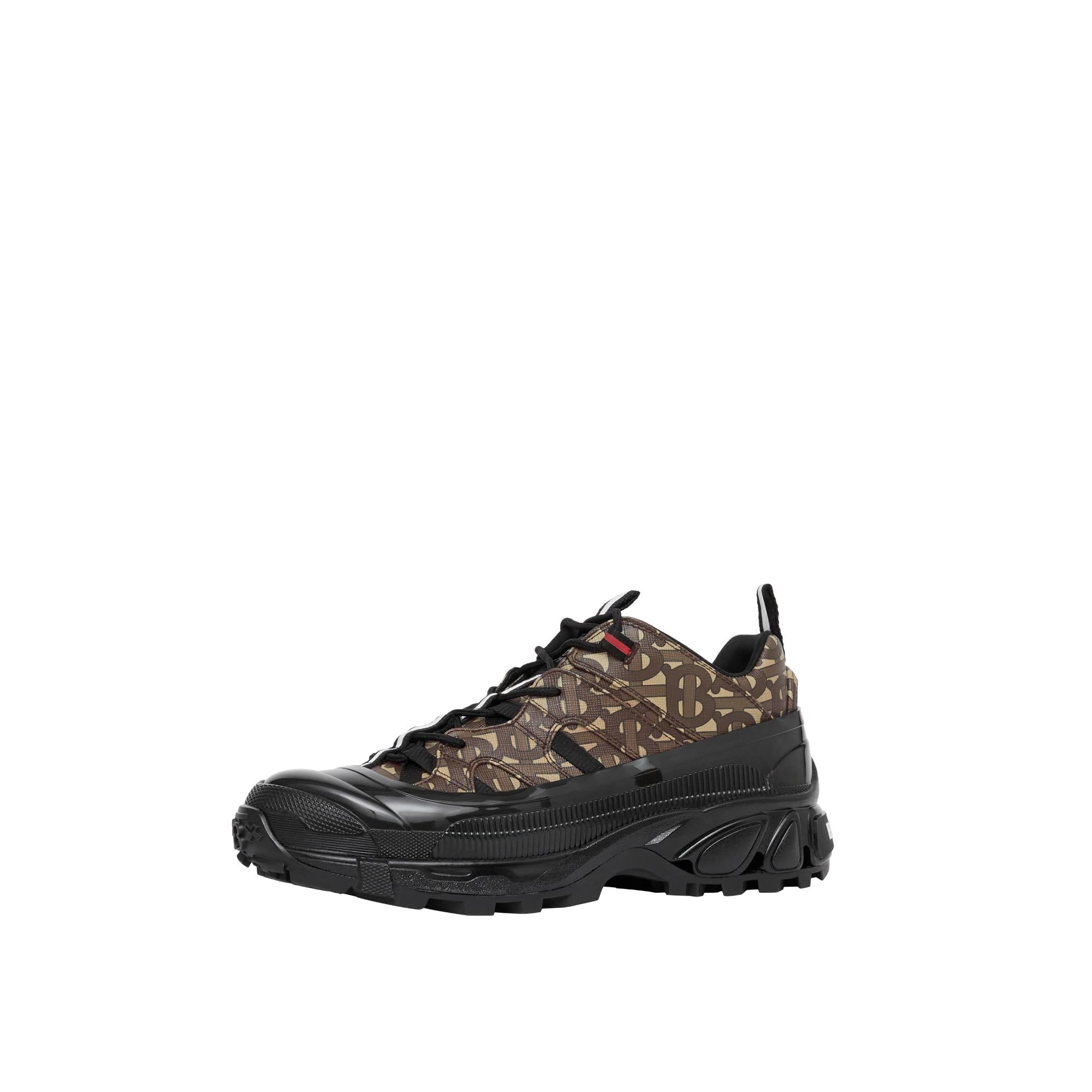 모노그램 프린트 아서 스니커즈