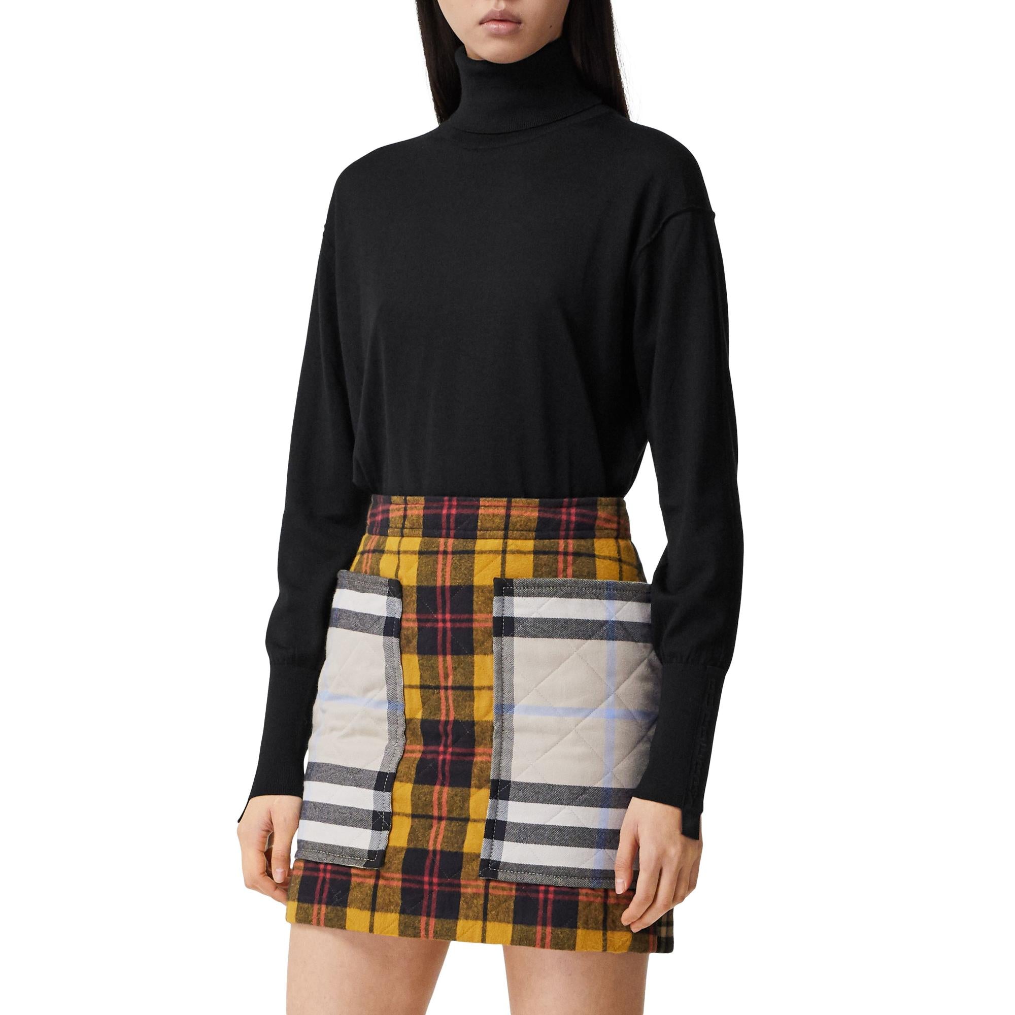 로고 테이프 울 실크 롤넥 스웨터