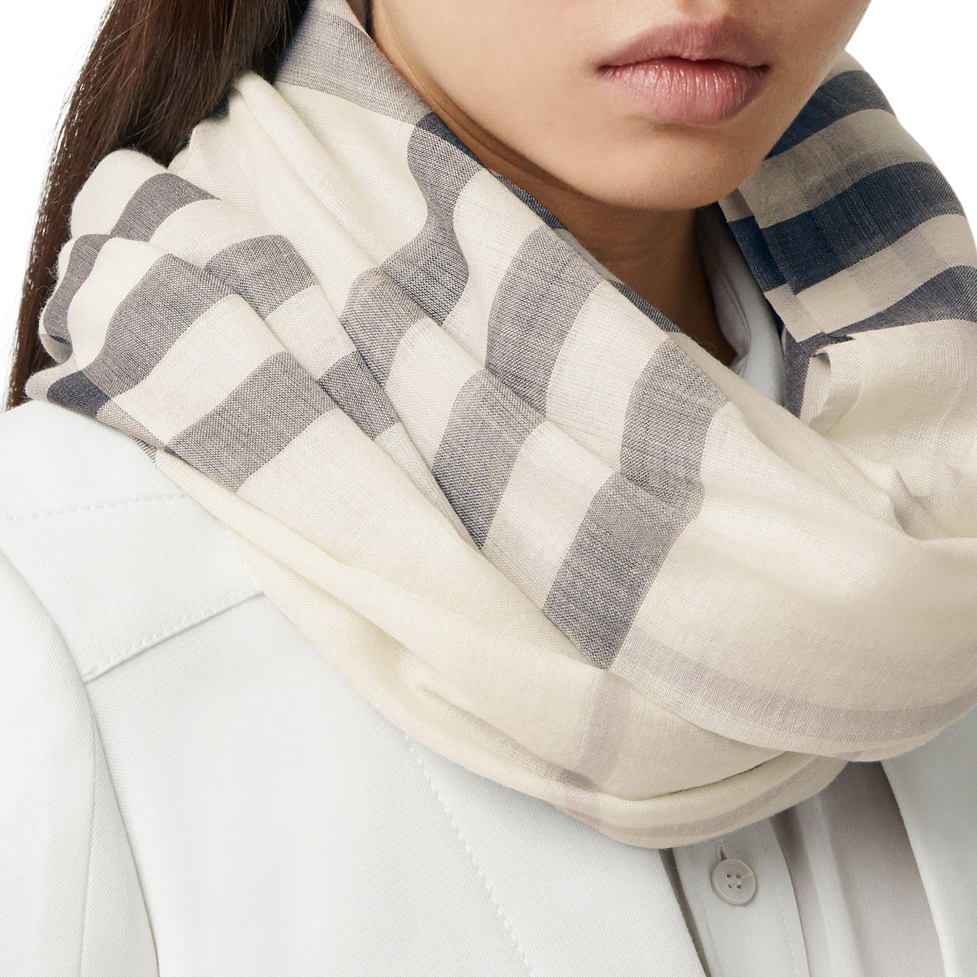 라이트 체크 울 실크 스카프