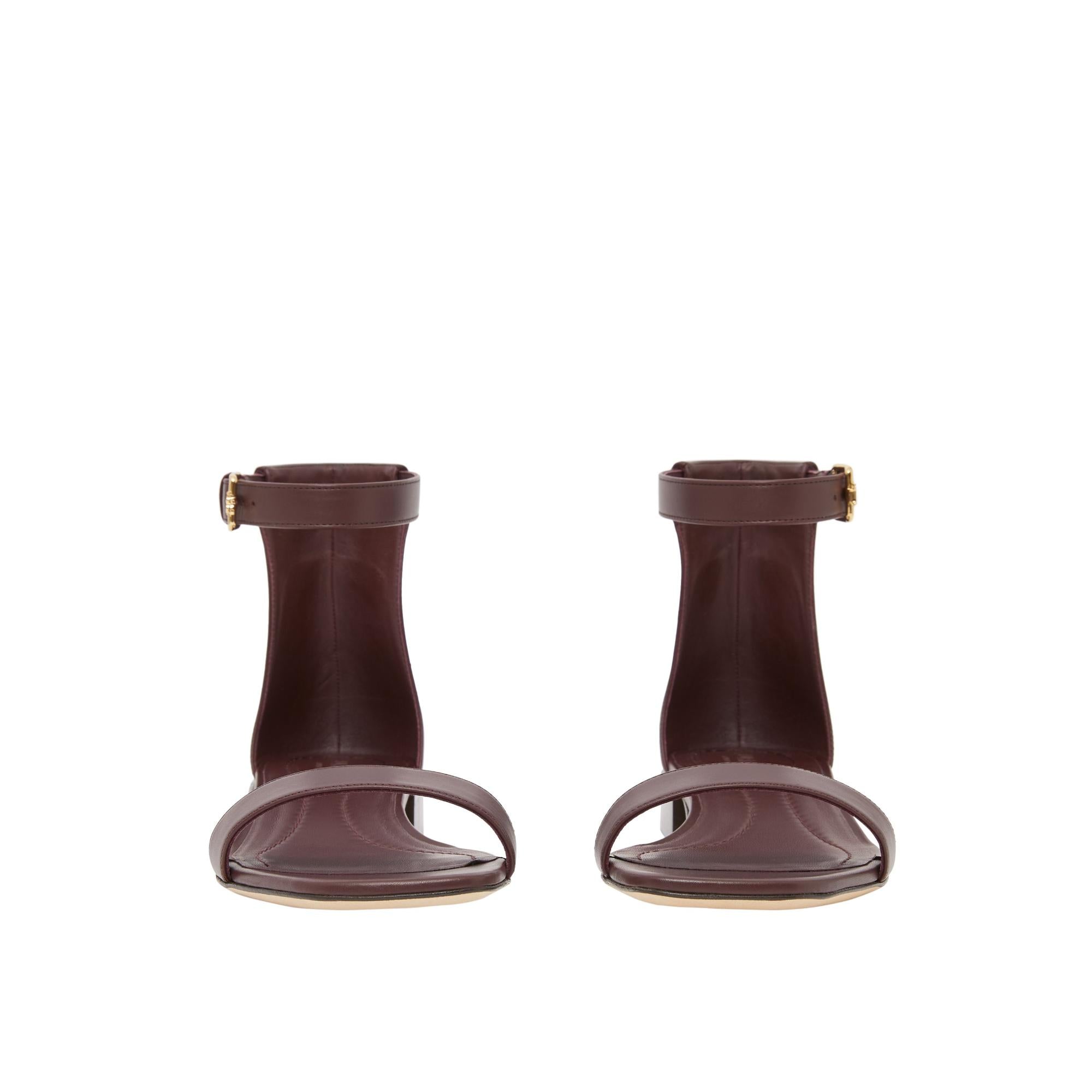 로고 엠보싱 레더 샌들