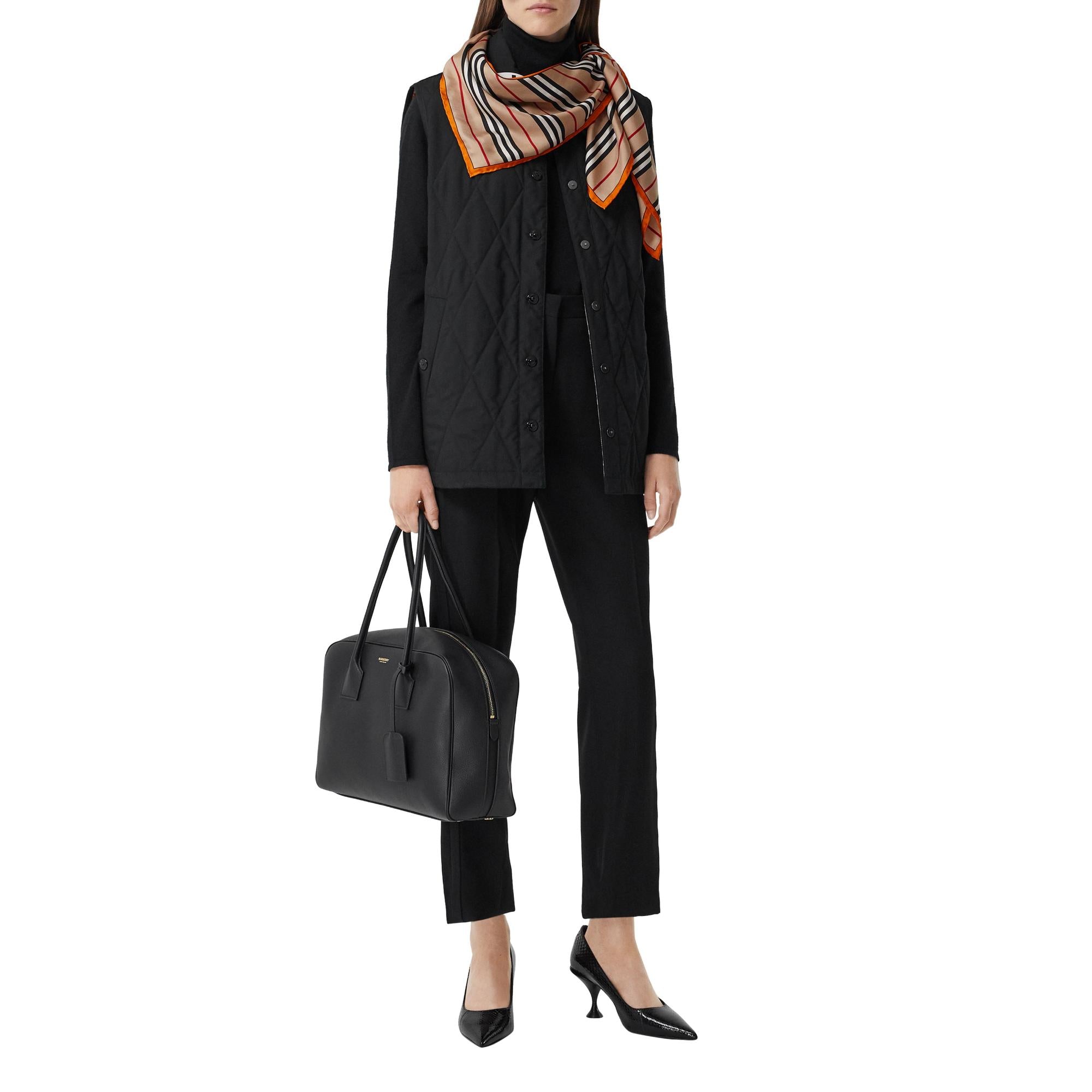 아이콘 스트라이프 로고 그래픽 실크 스퀘어 스카프