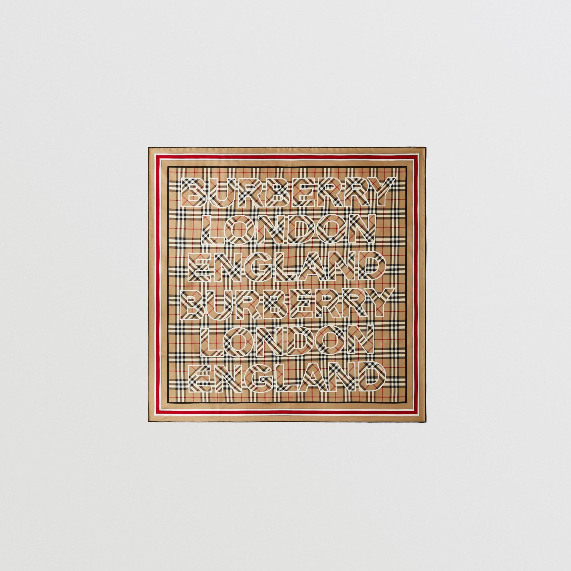 빈티지 체크 로고 프린트 실크 스퀘어 스카프