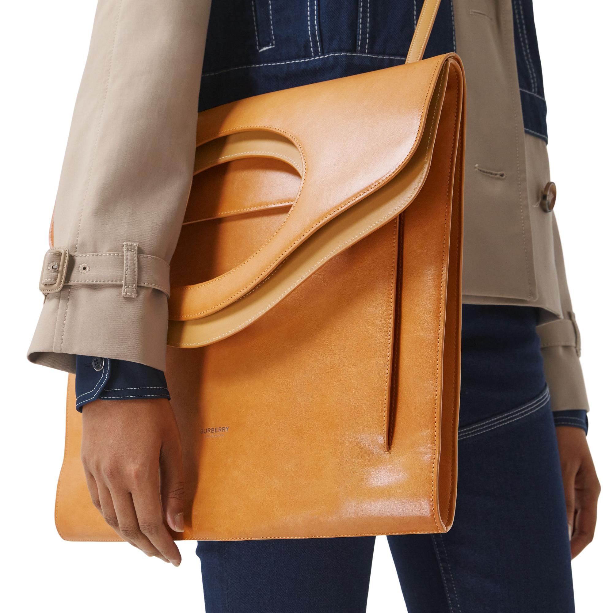 레더 플랫 포켓 백