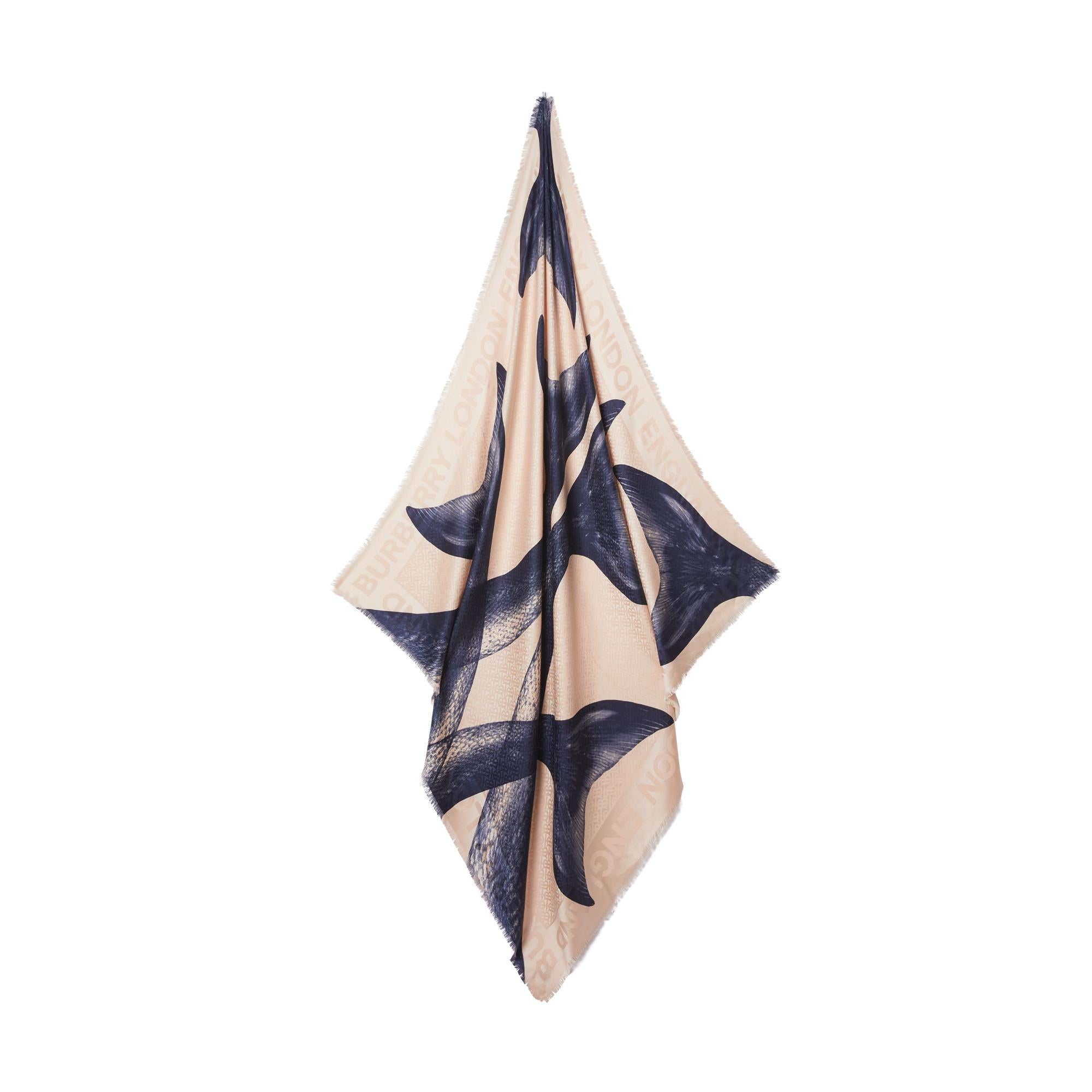 라지 머메이드 테일 프린트 실크 울 스퀘어 스카프