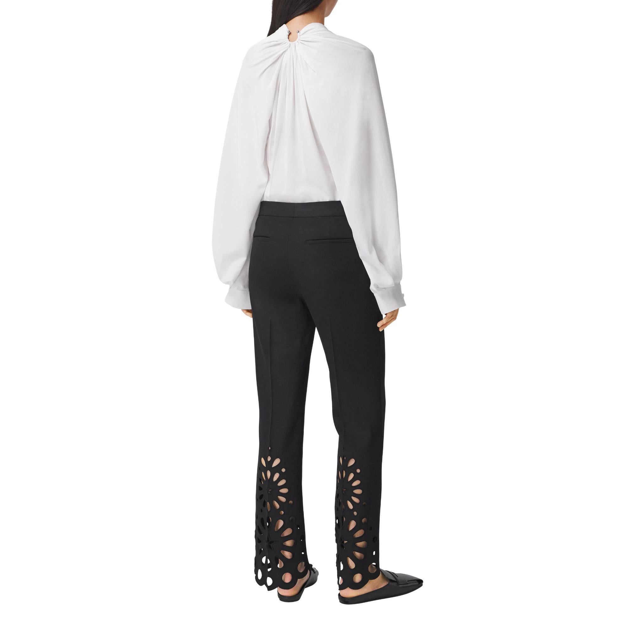 링 디테일 실크 칼라리스 블라우스