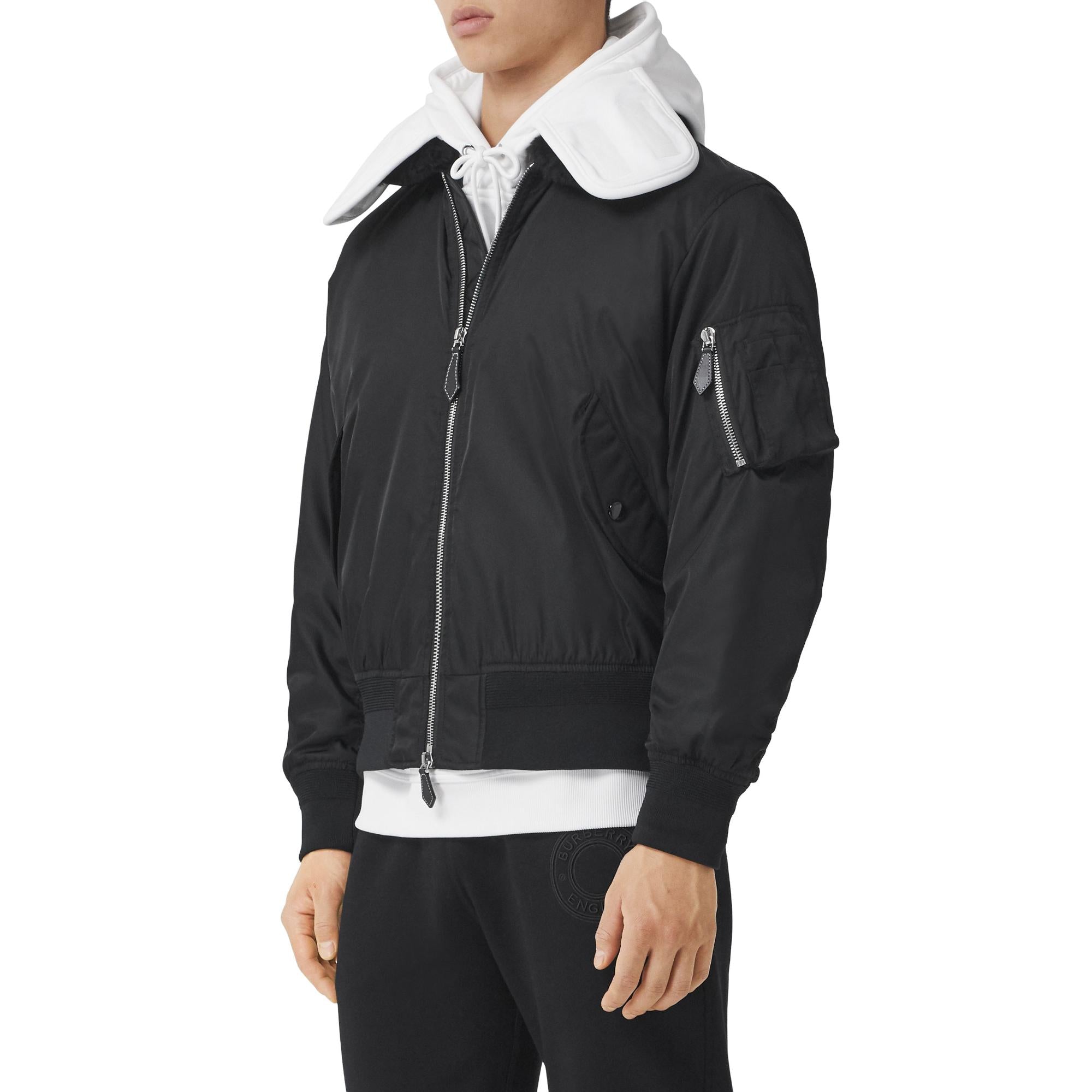 디태처블 시얼링 칼라 나일론 보머 재킷