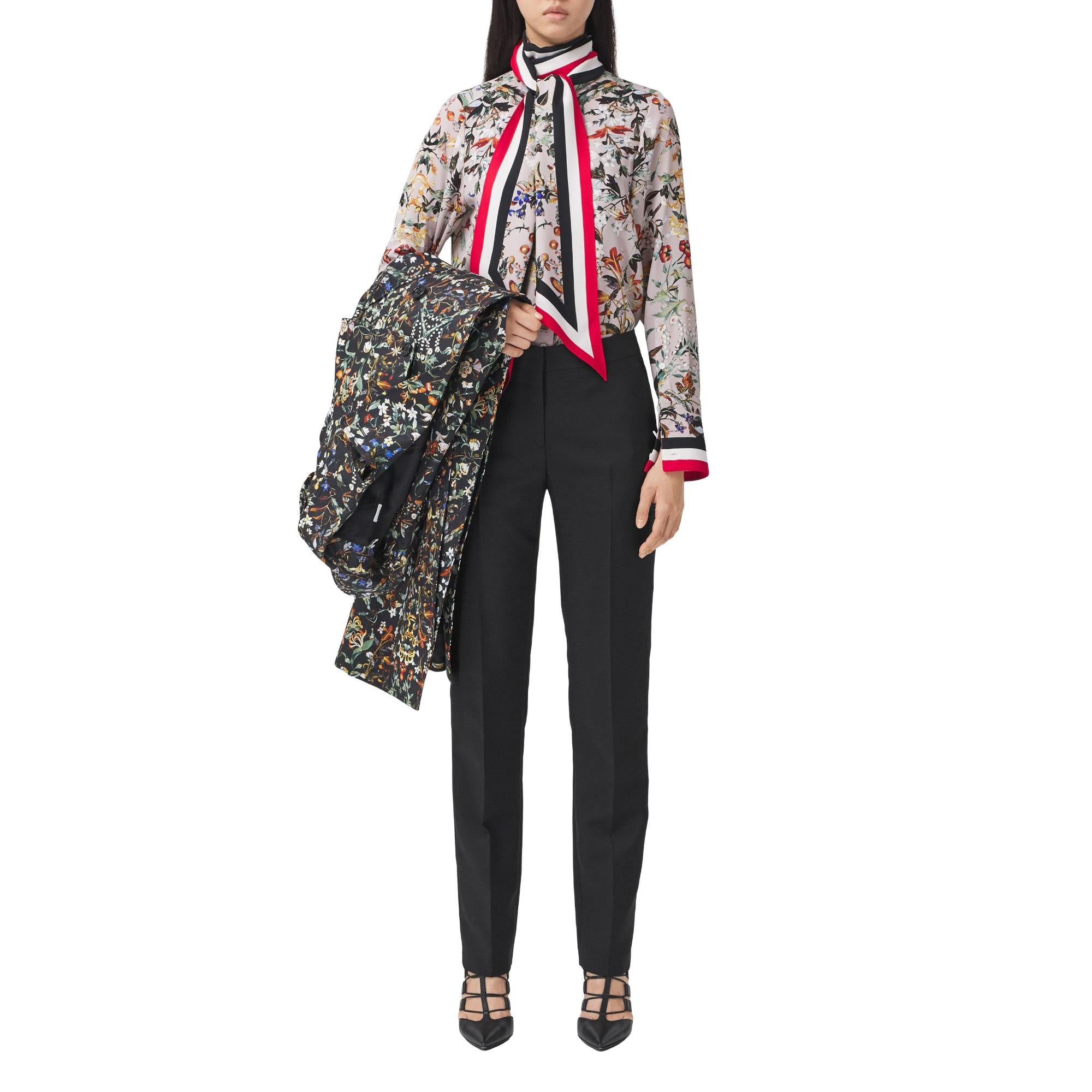 플로럴 프린트 실크 리본 블라우스