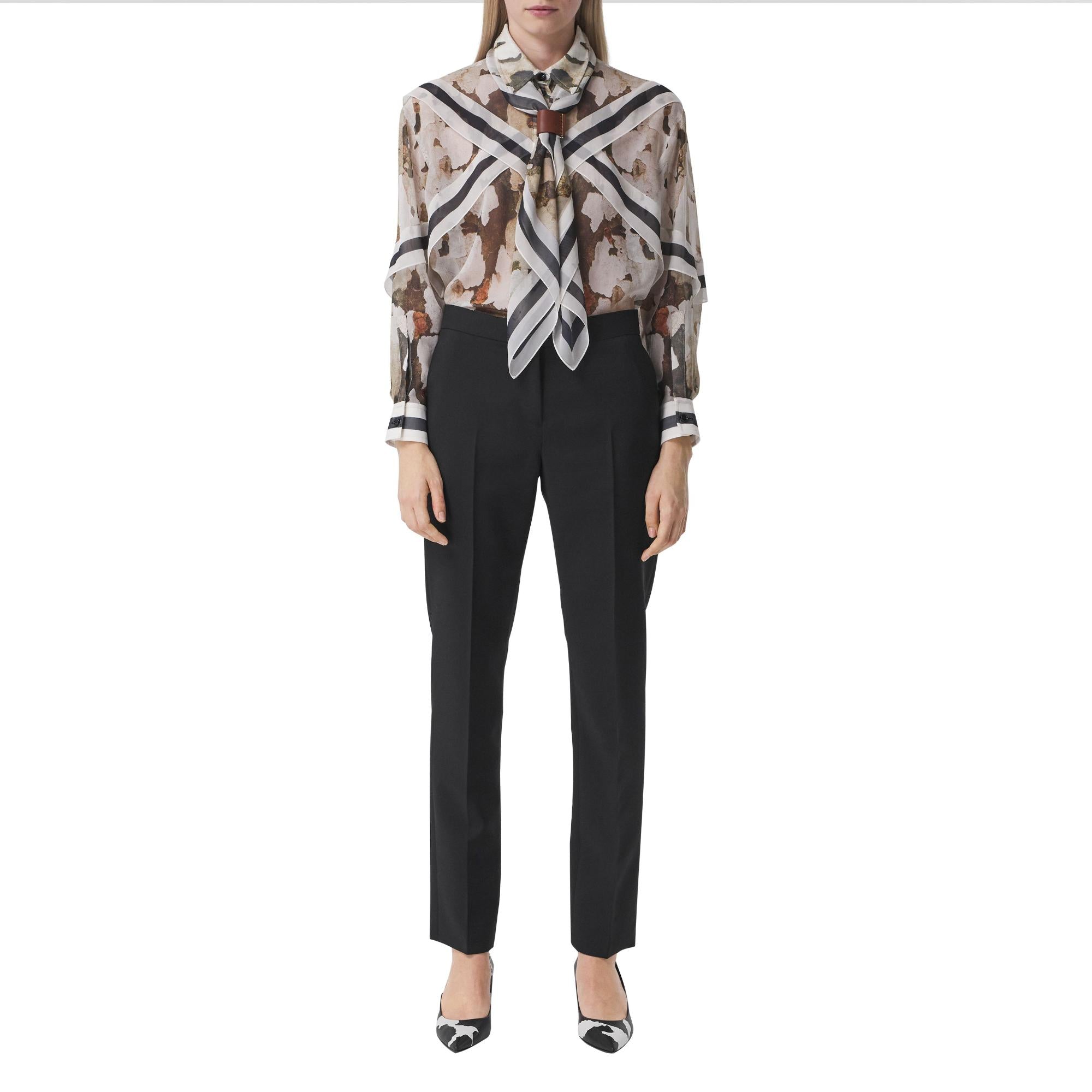 디태처블 스카프 카무플라주 프린트 실크 오버사이즈 셔츠