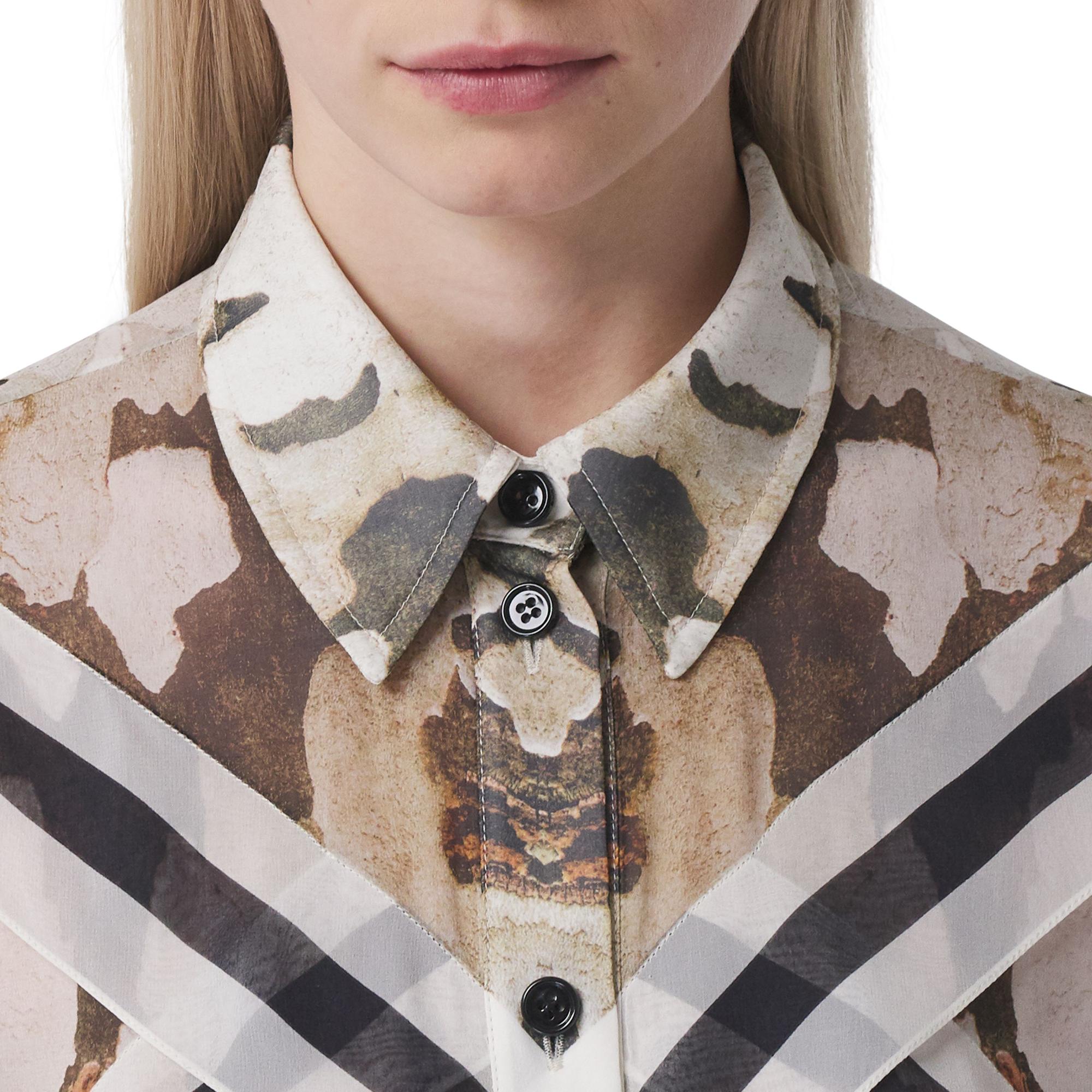 디태처블 스카프 카무플라주 프린트 실크 오버사이즈 셔츠