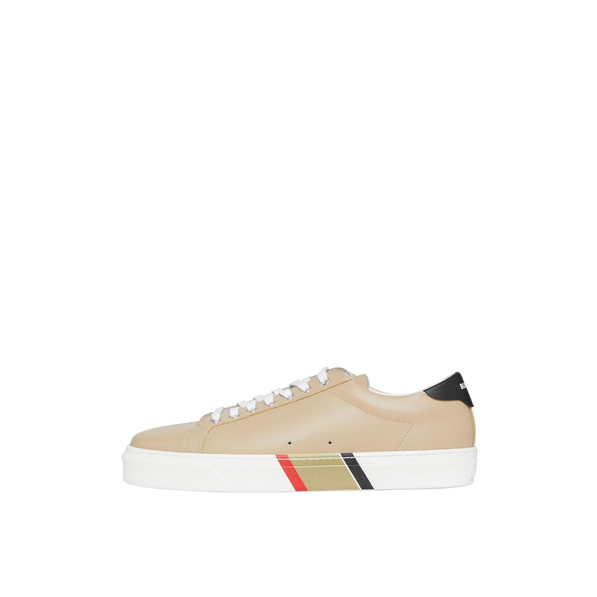 스트라이프 디테일 레더 스니커즈