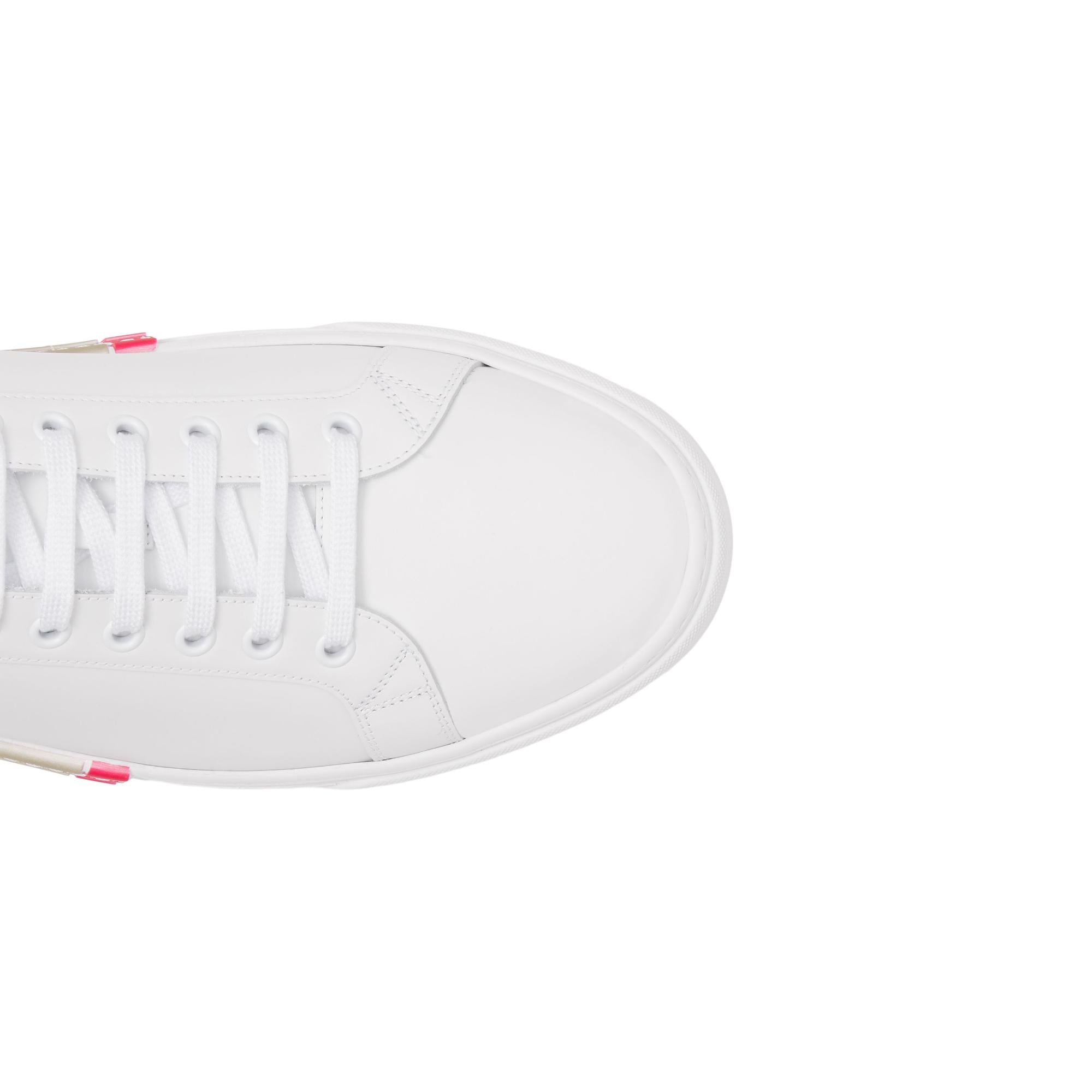 스트라이프 디테일 레더 스니커즈