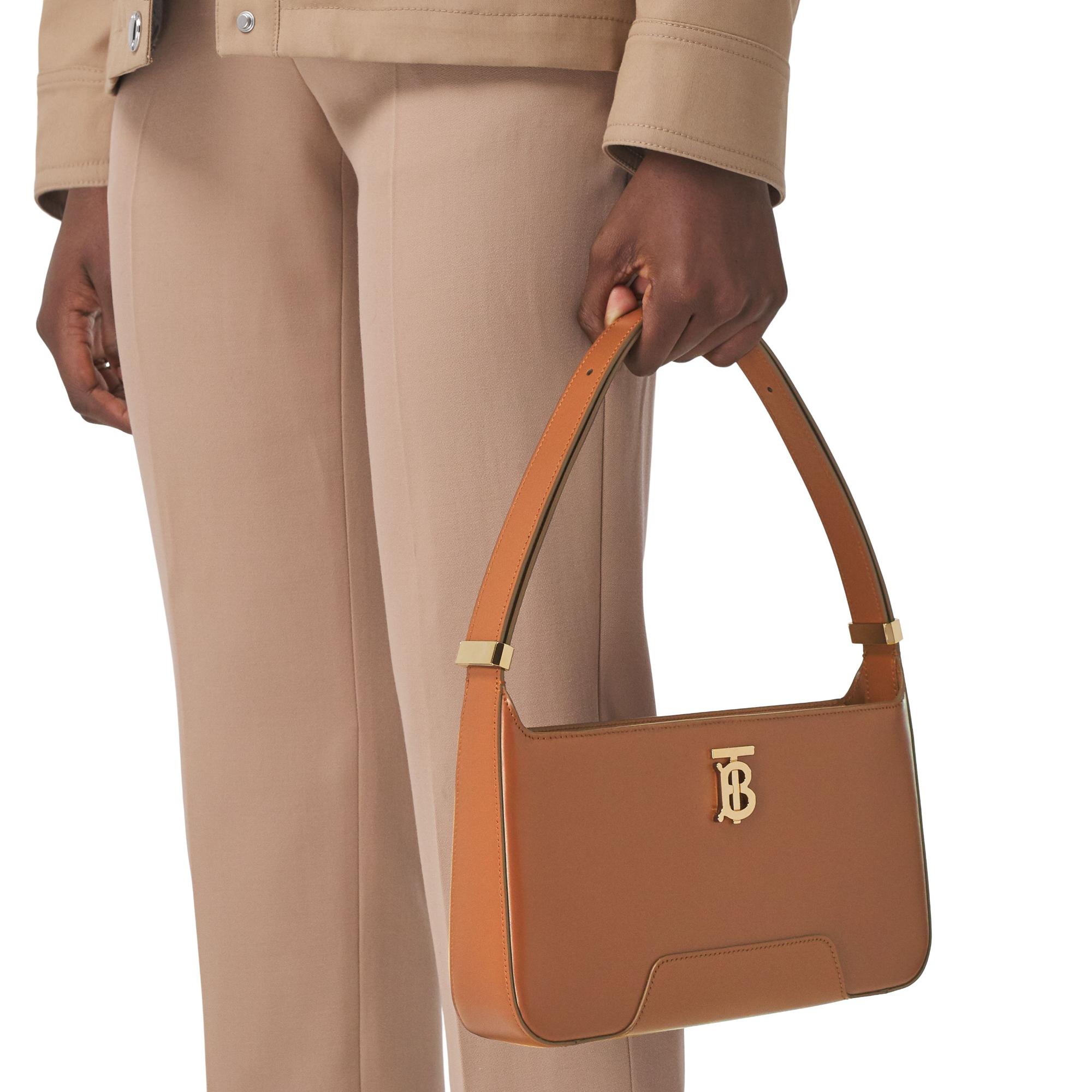 레더 TB 숄더 백