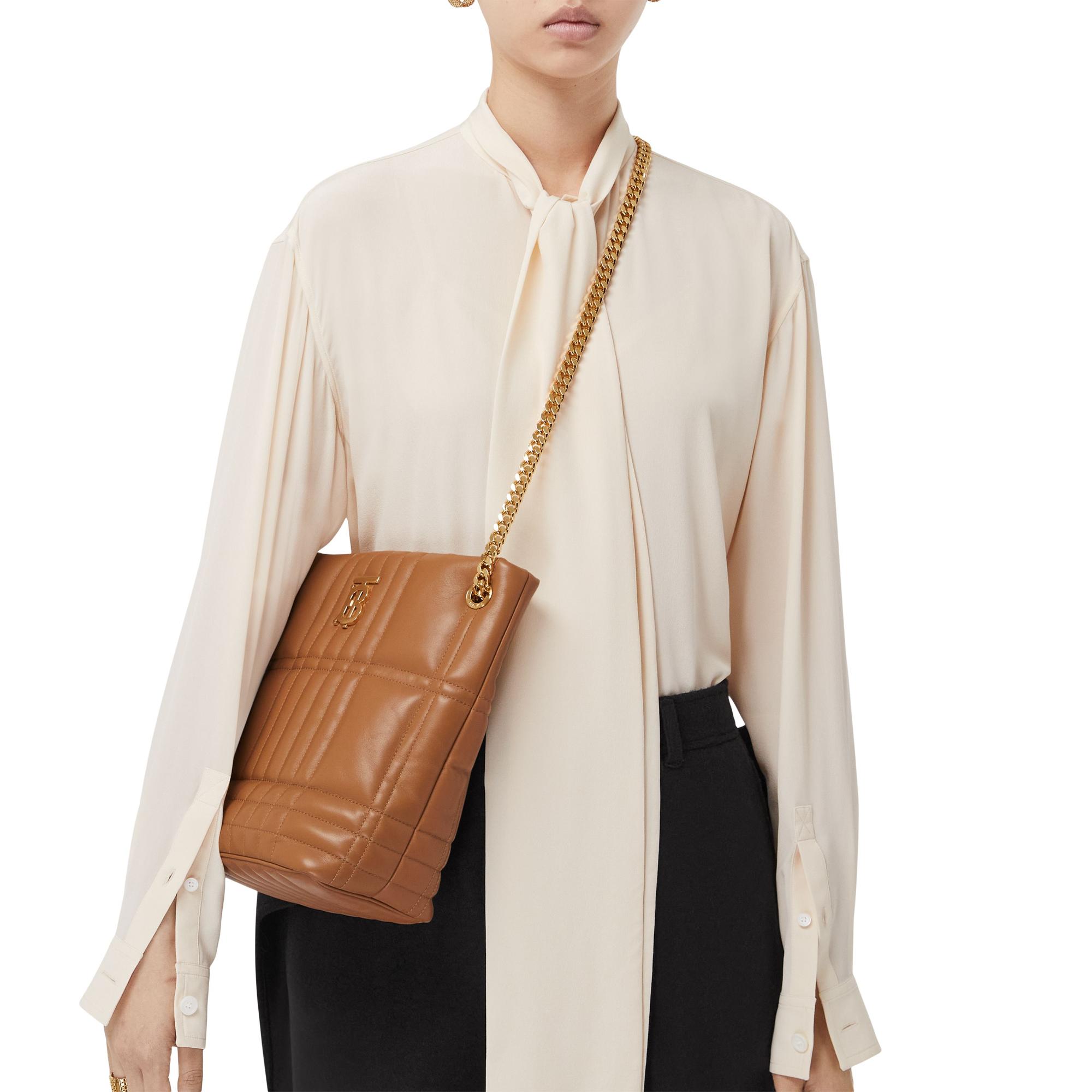 퀼팅 레더 스몰 롤라 버킷 백