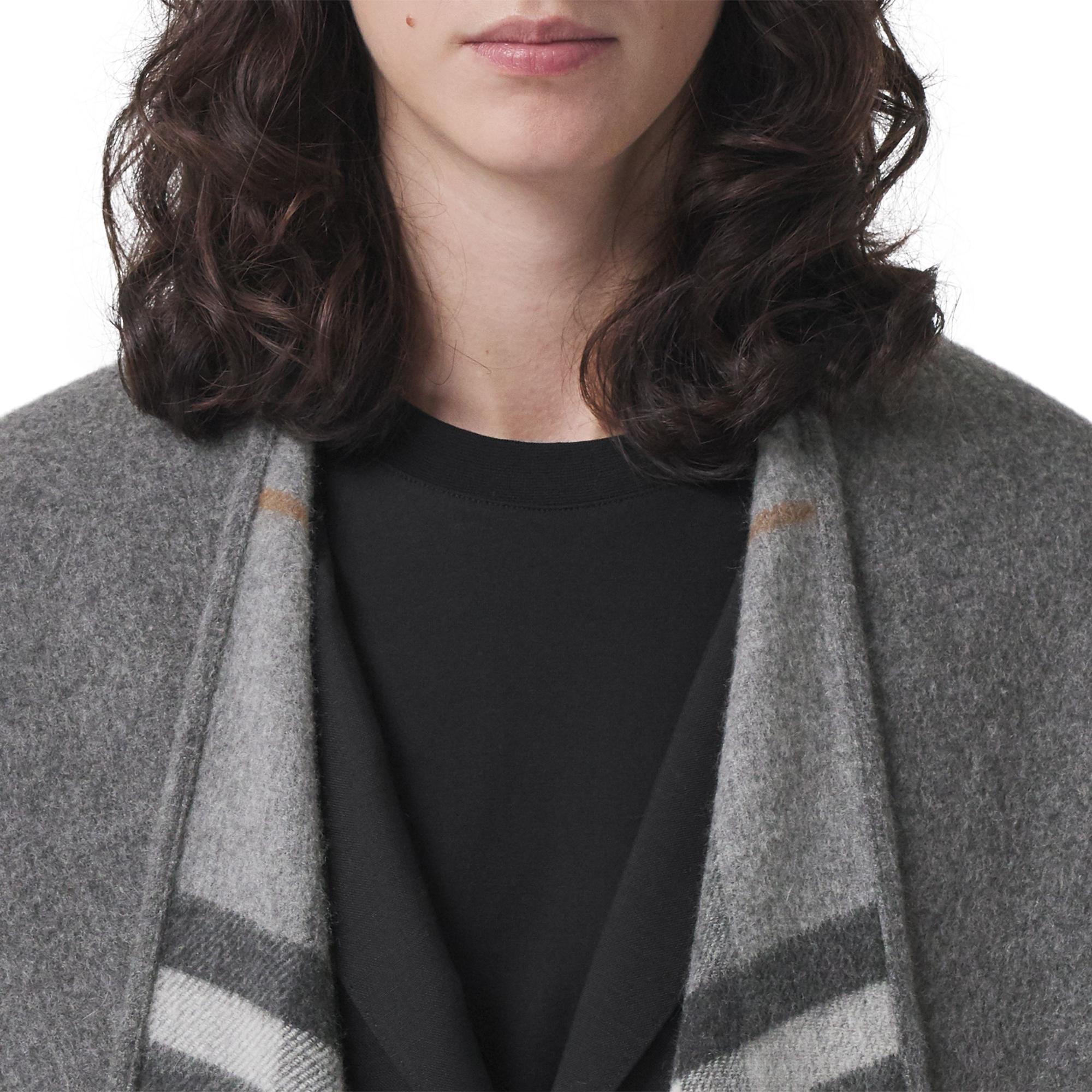 리버시블 체크 울 캐시미어 케이프