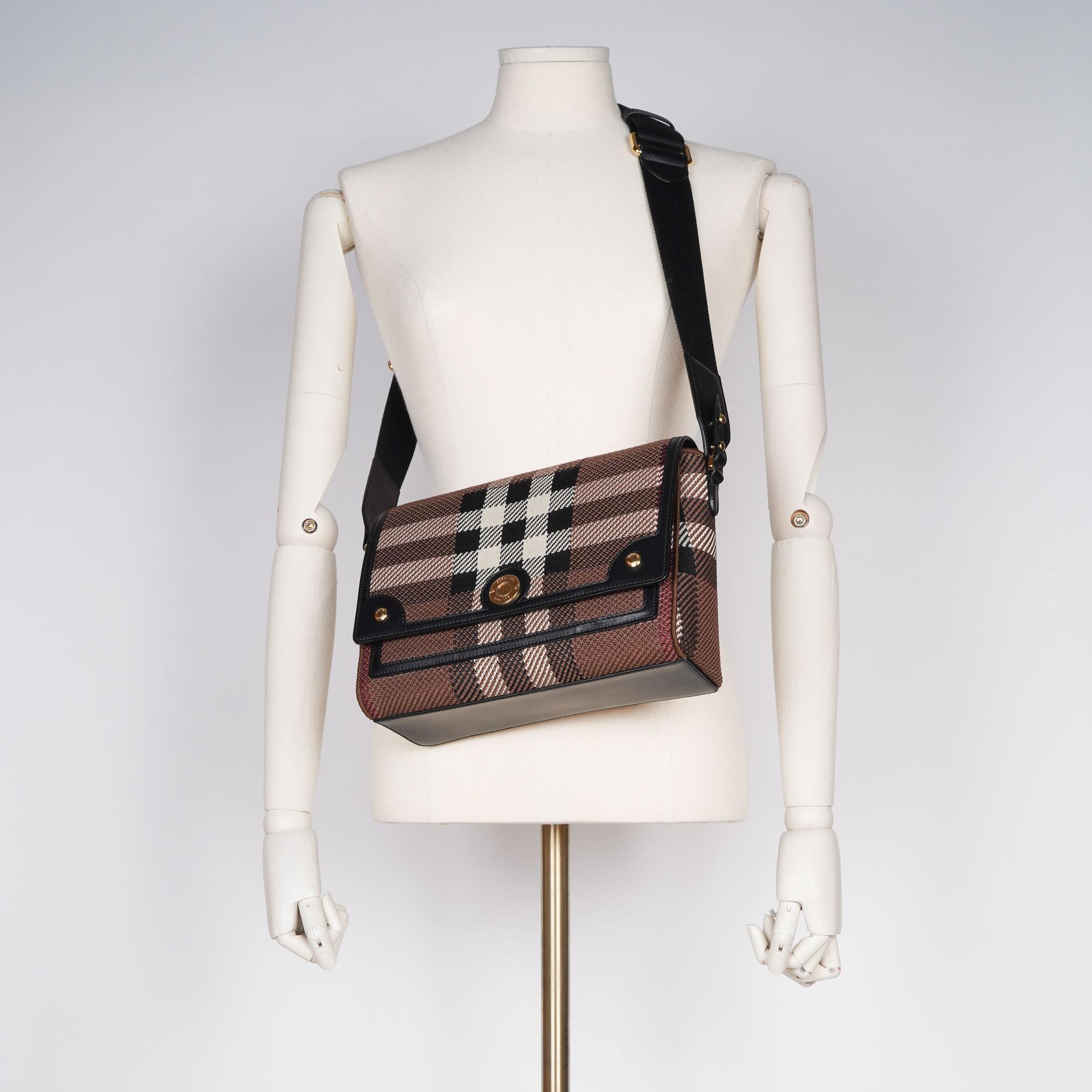 이그재저레이트 체크 레더 노트 백