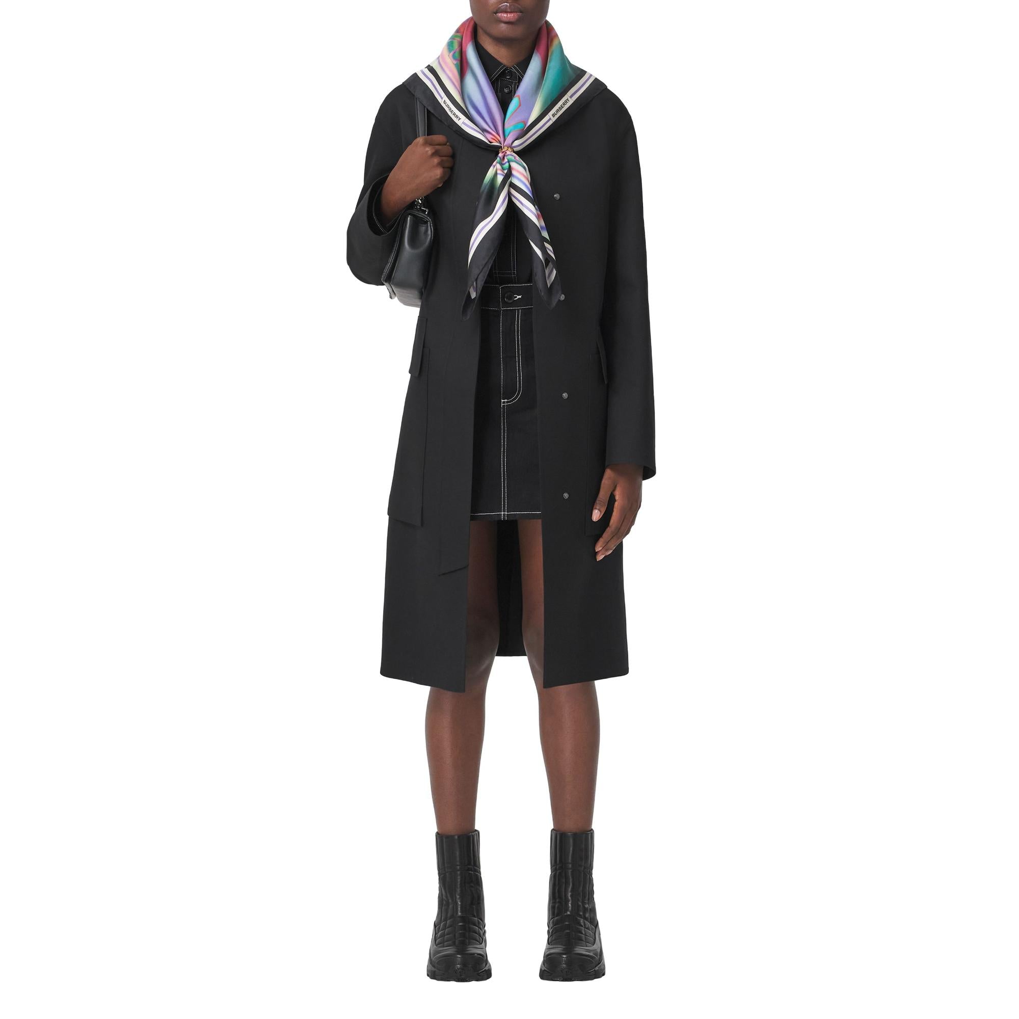 Love Is Eternal 프린트 실크 스퀘어 스카프