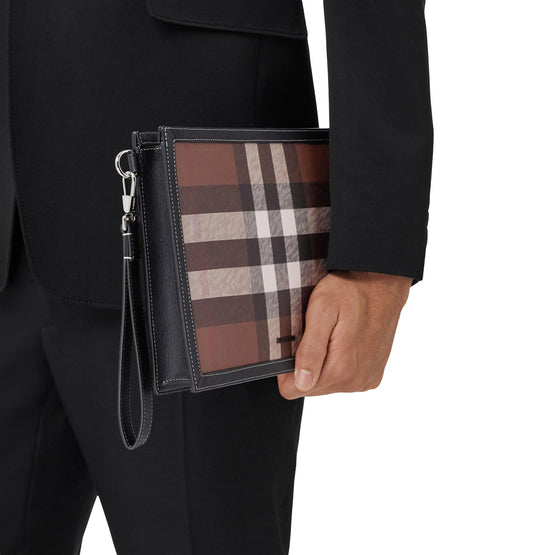 체크 레더 지퍼 파우치
