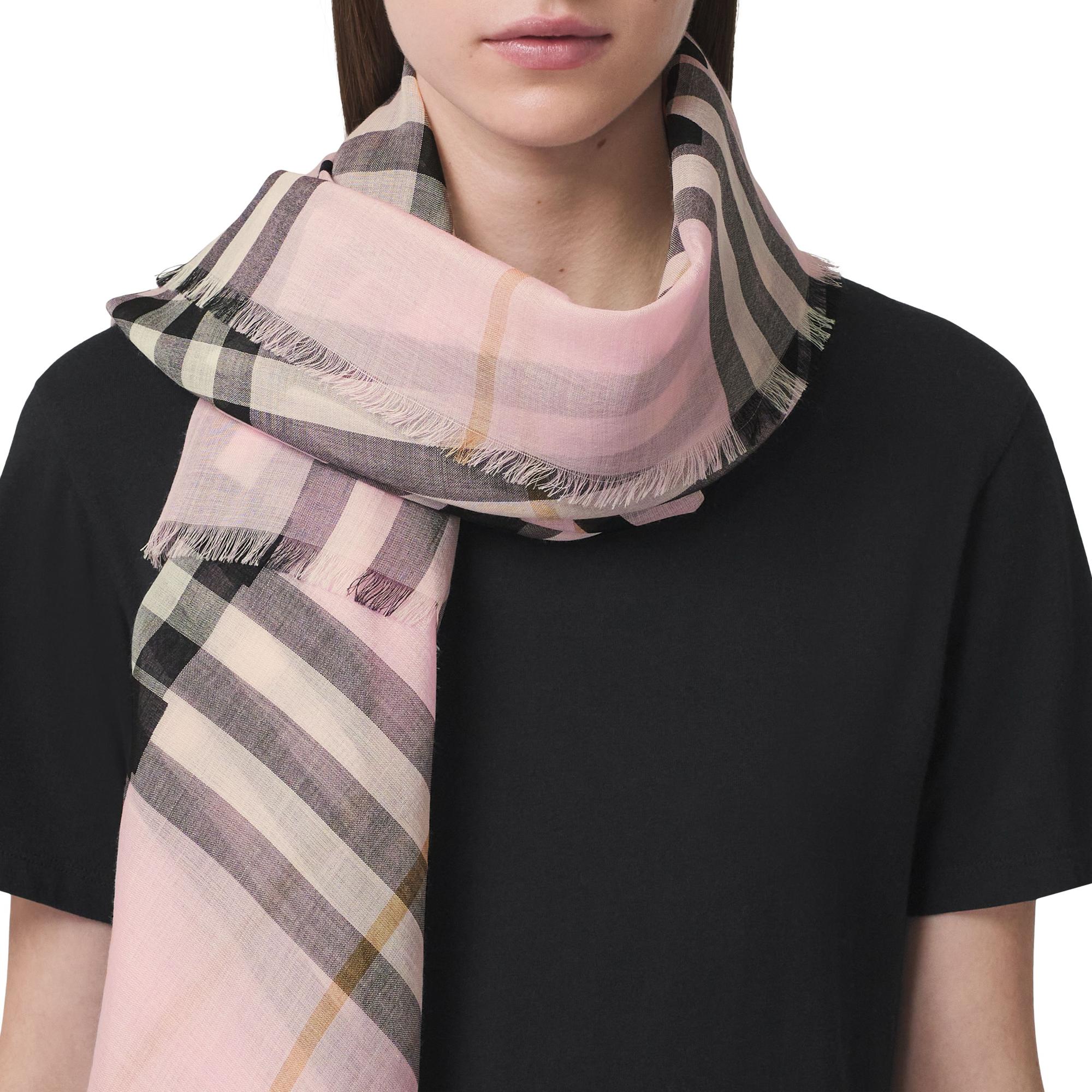 로고 체크 울 실크 스카프