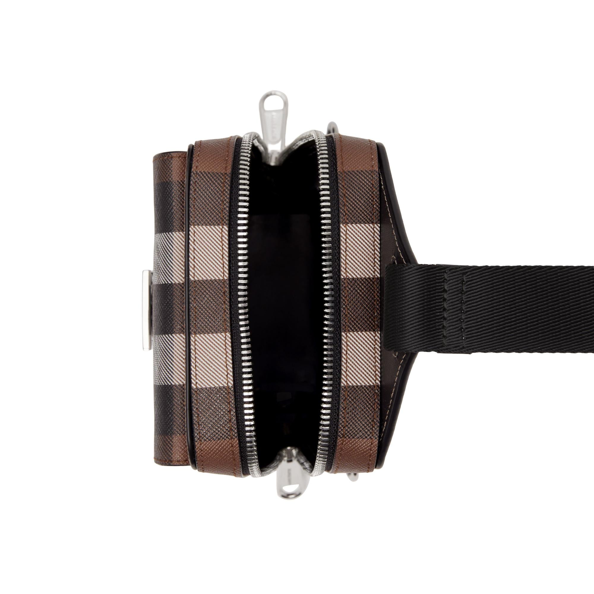 모노그램 모티프 체크 레더 크로스바디 백