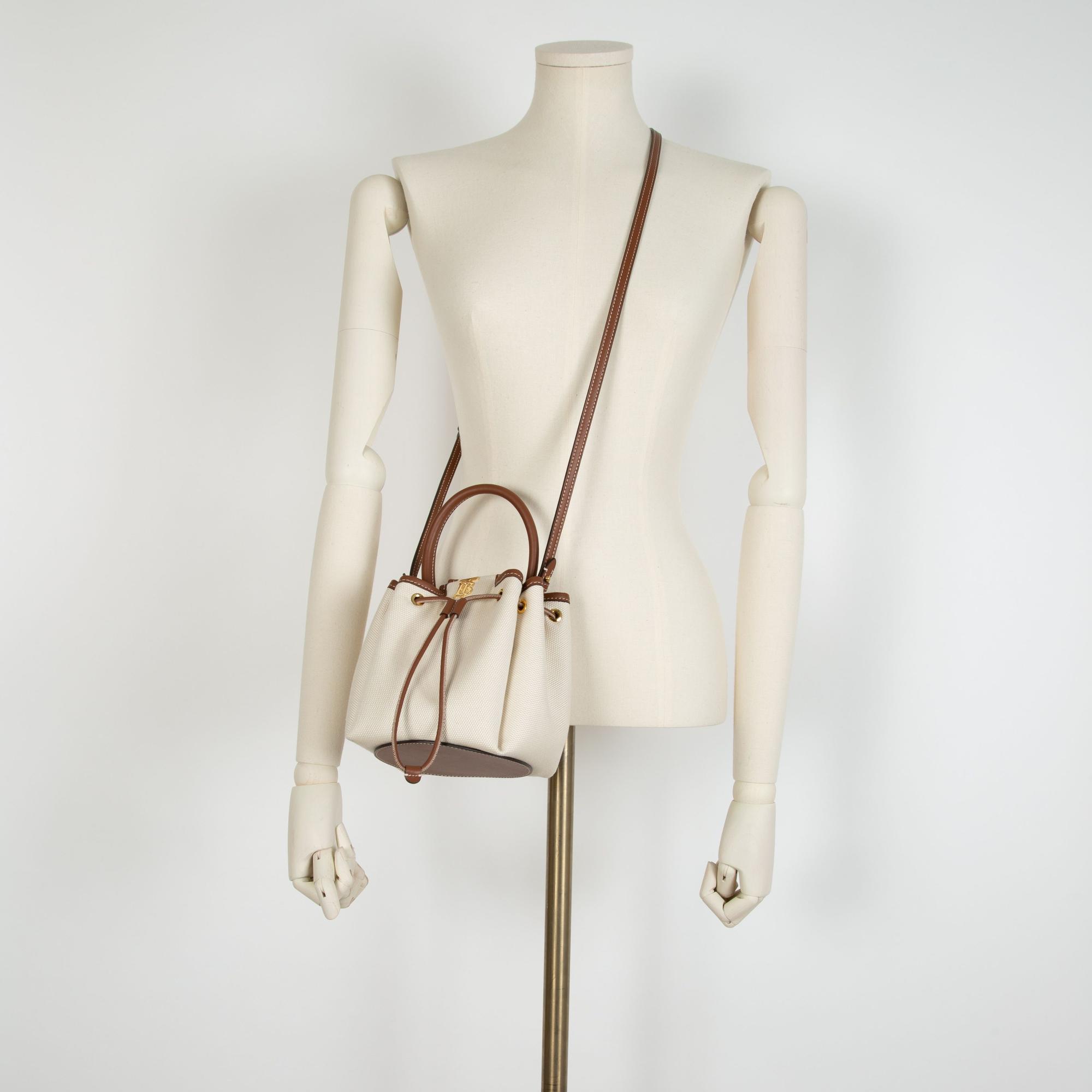 모노그램 모티프 캔버스 레더 버킷 백