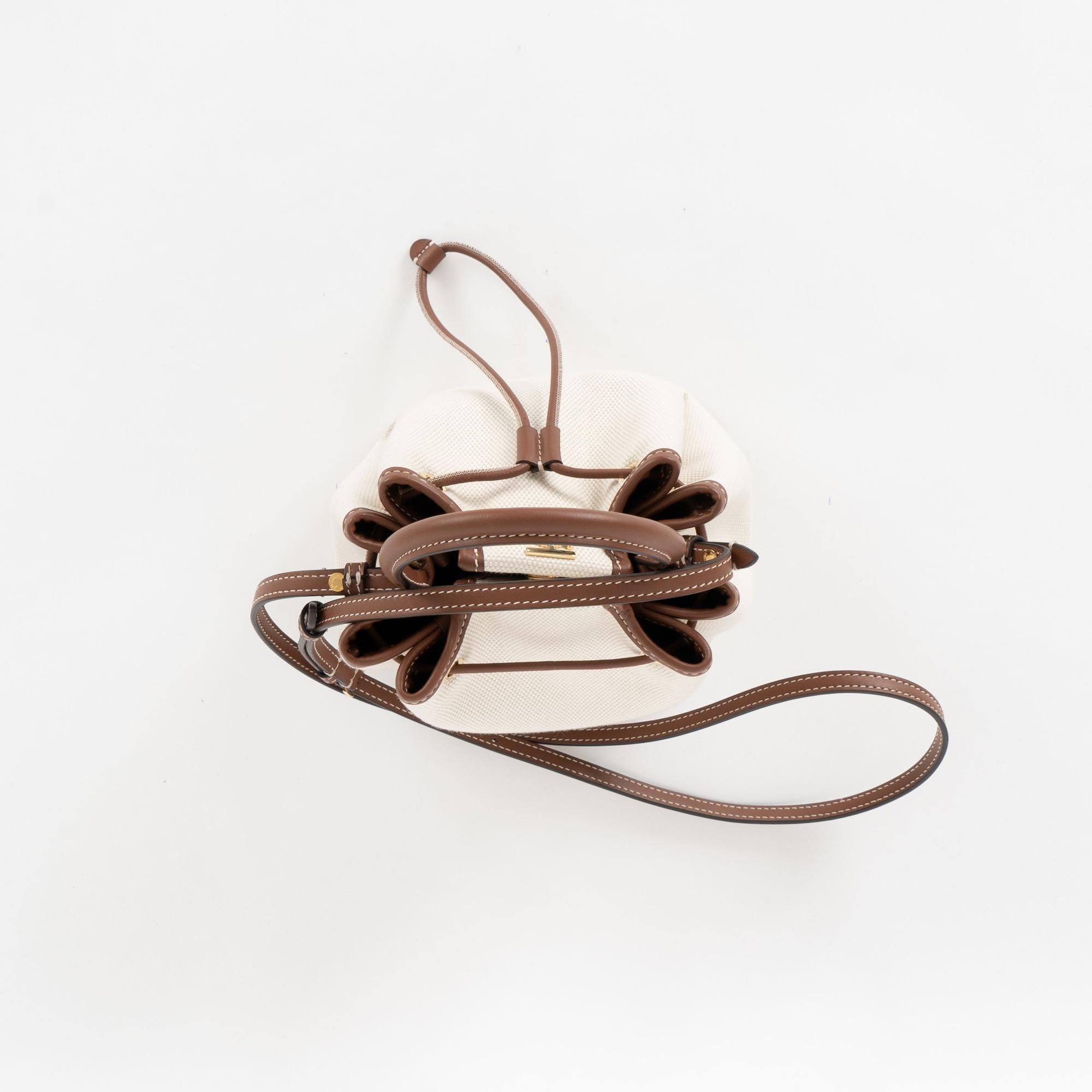 모노그램 모티프 캔버스 레더 버킷 백