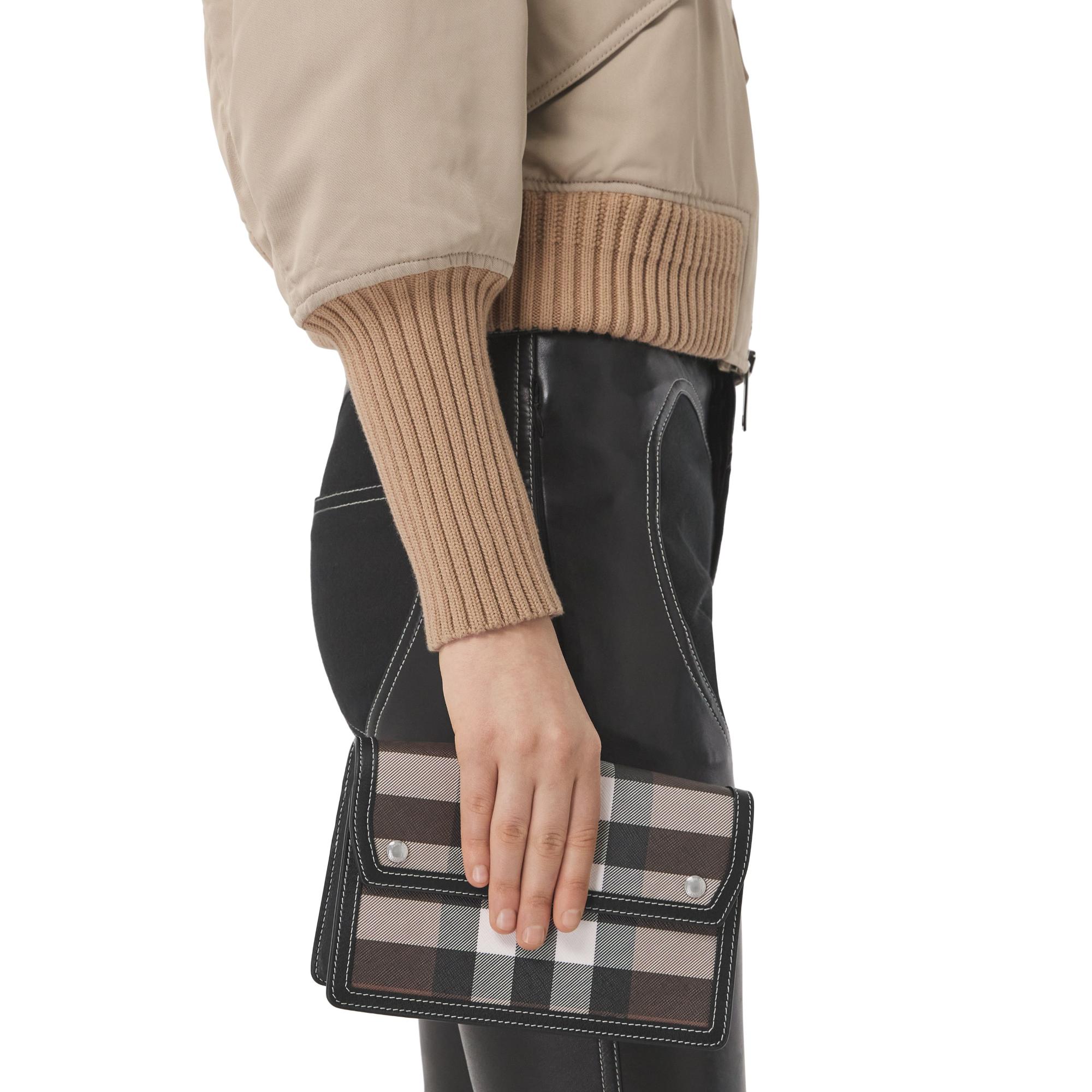 체크 레더 크로스바디 백