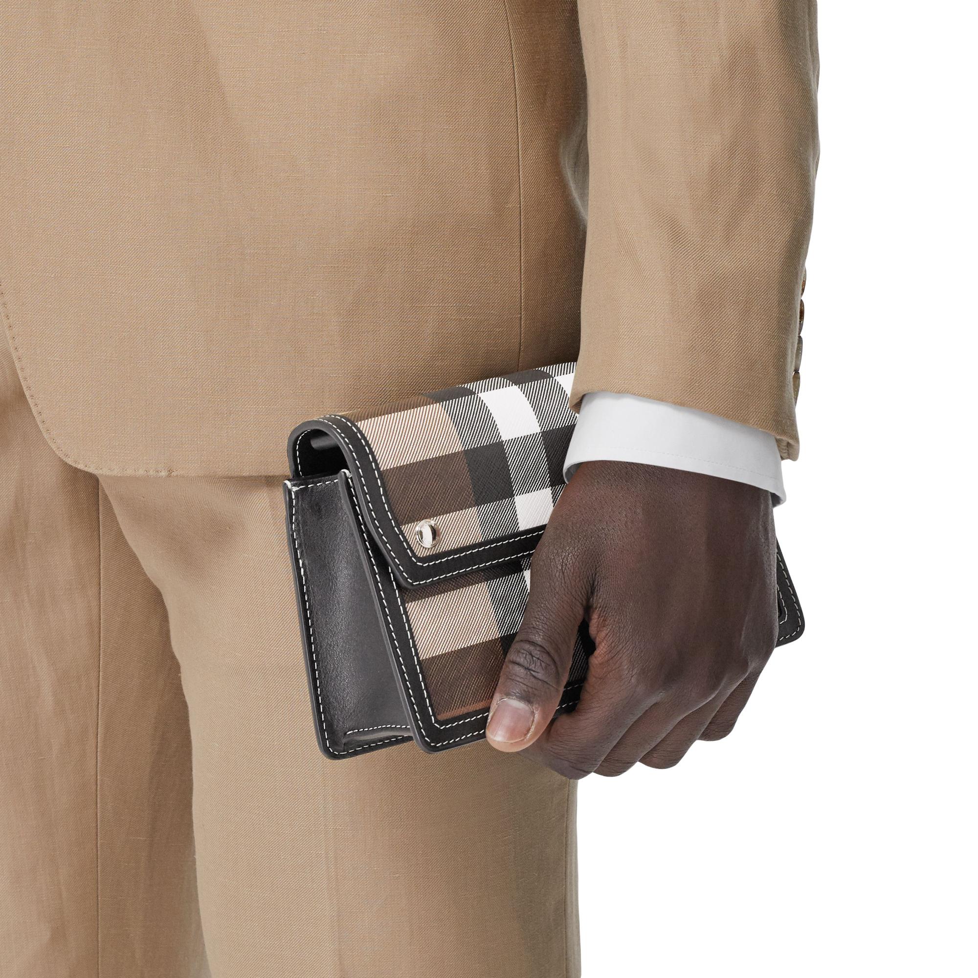 체크 레더 크로스바디 백