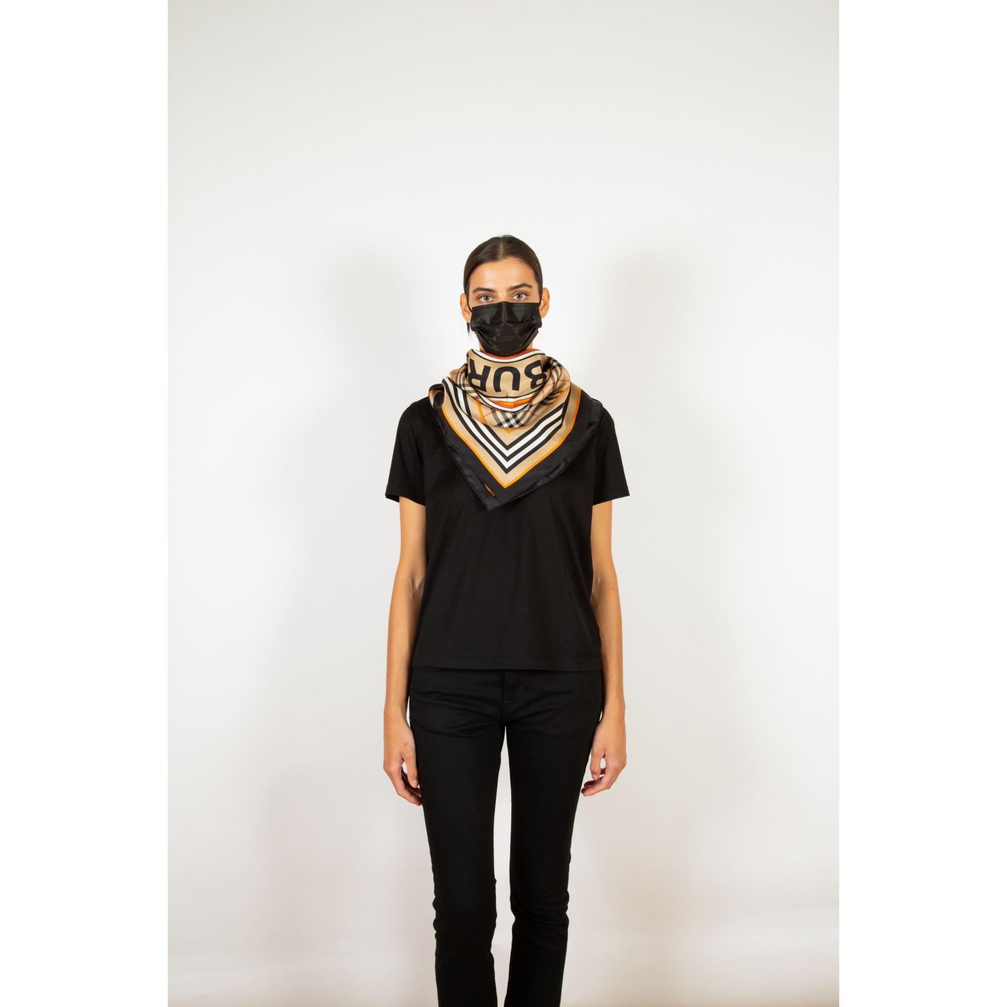 몽타주 프린트 실크 스퀘어 스카프