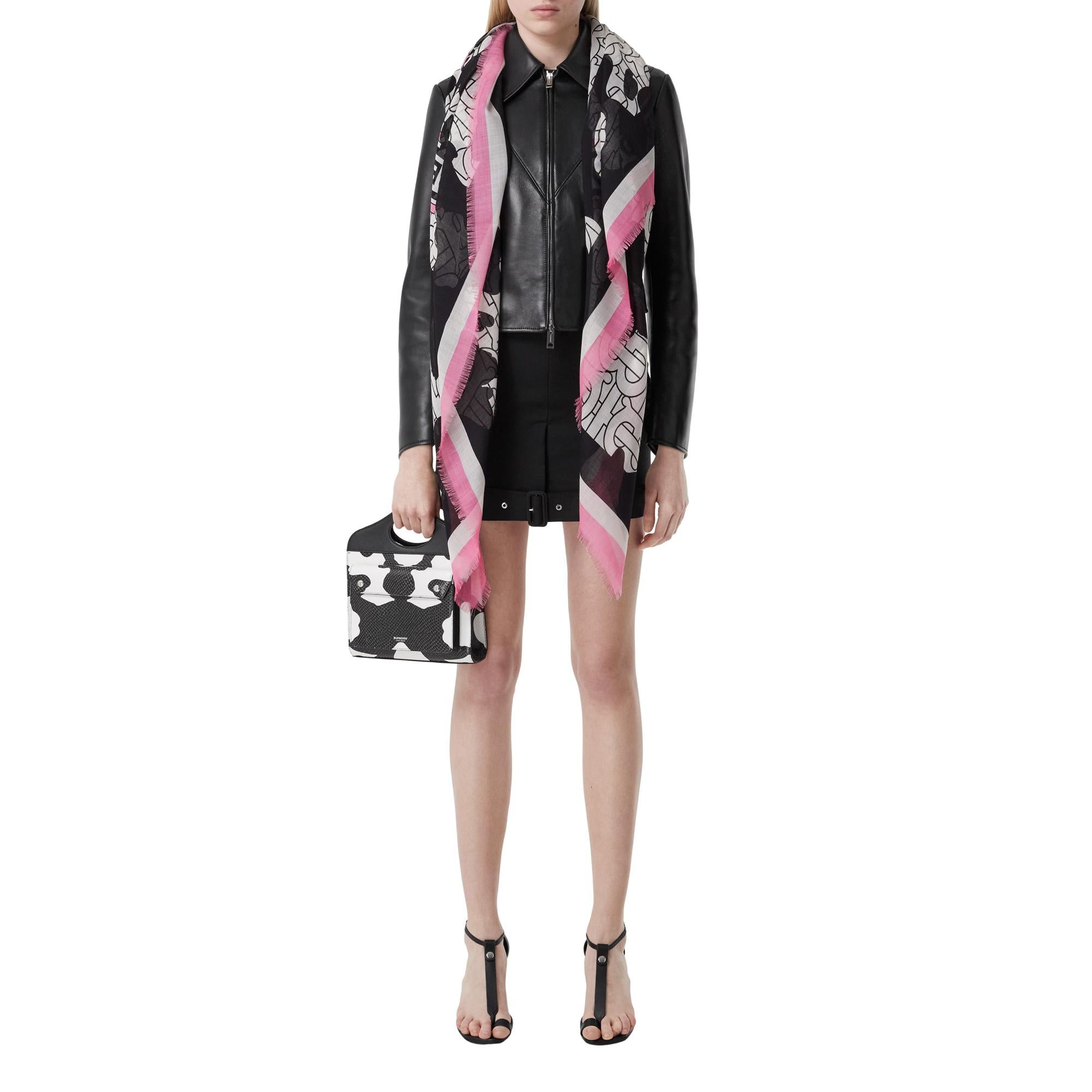 라지 몽타주 프린트 울 실크 스퀘어 스카프