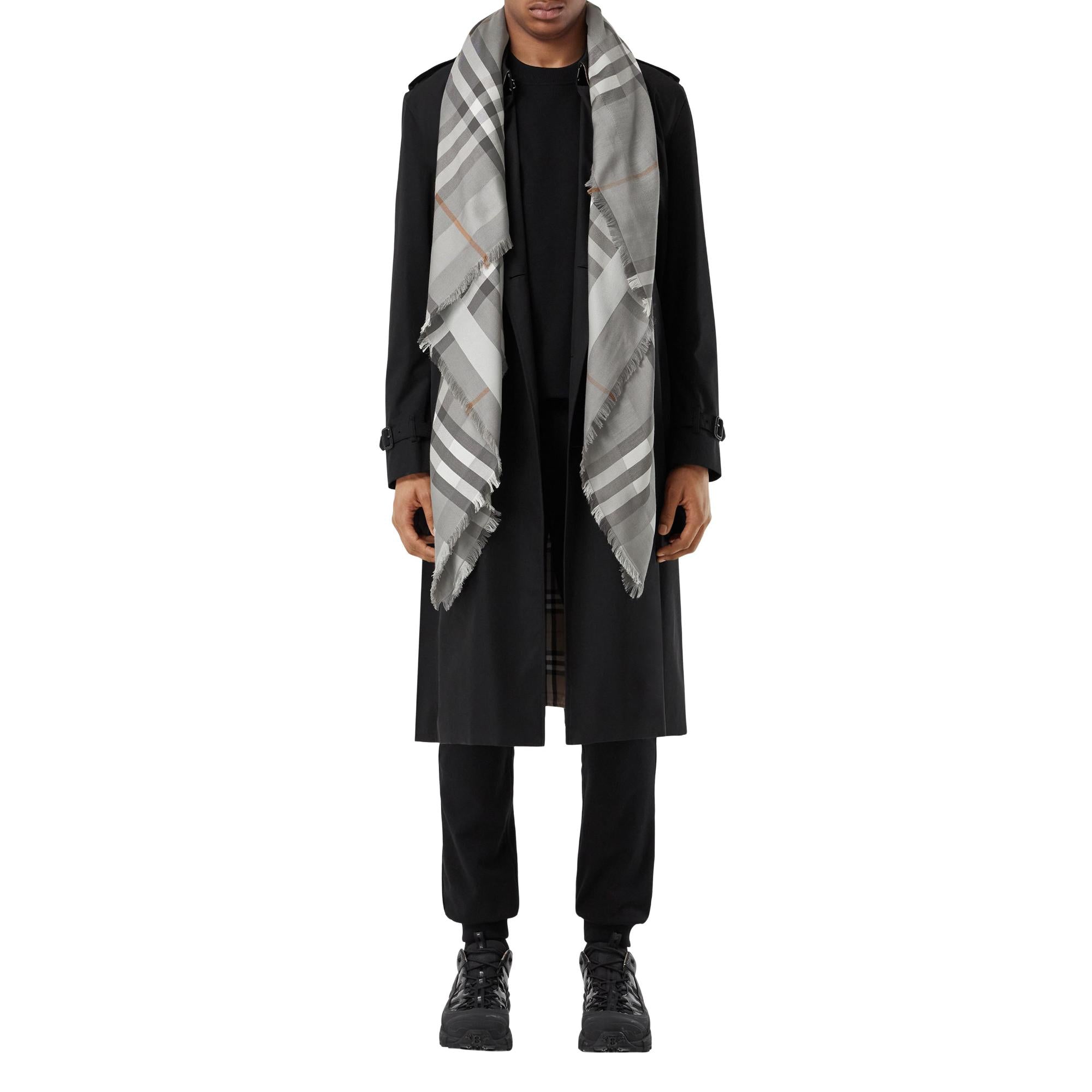 라지 체크 실크 울 스퀘어 스카프