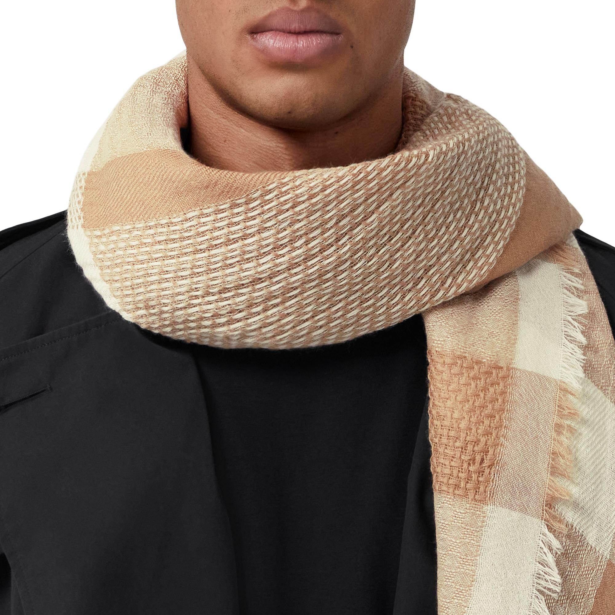 라지 체크 캐시미어 스퀘어 스카프