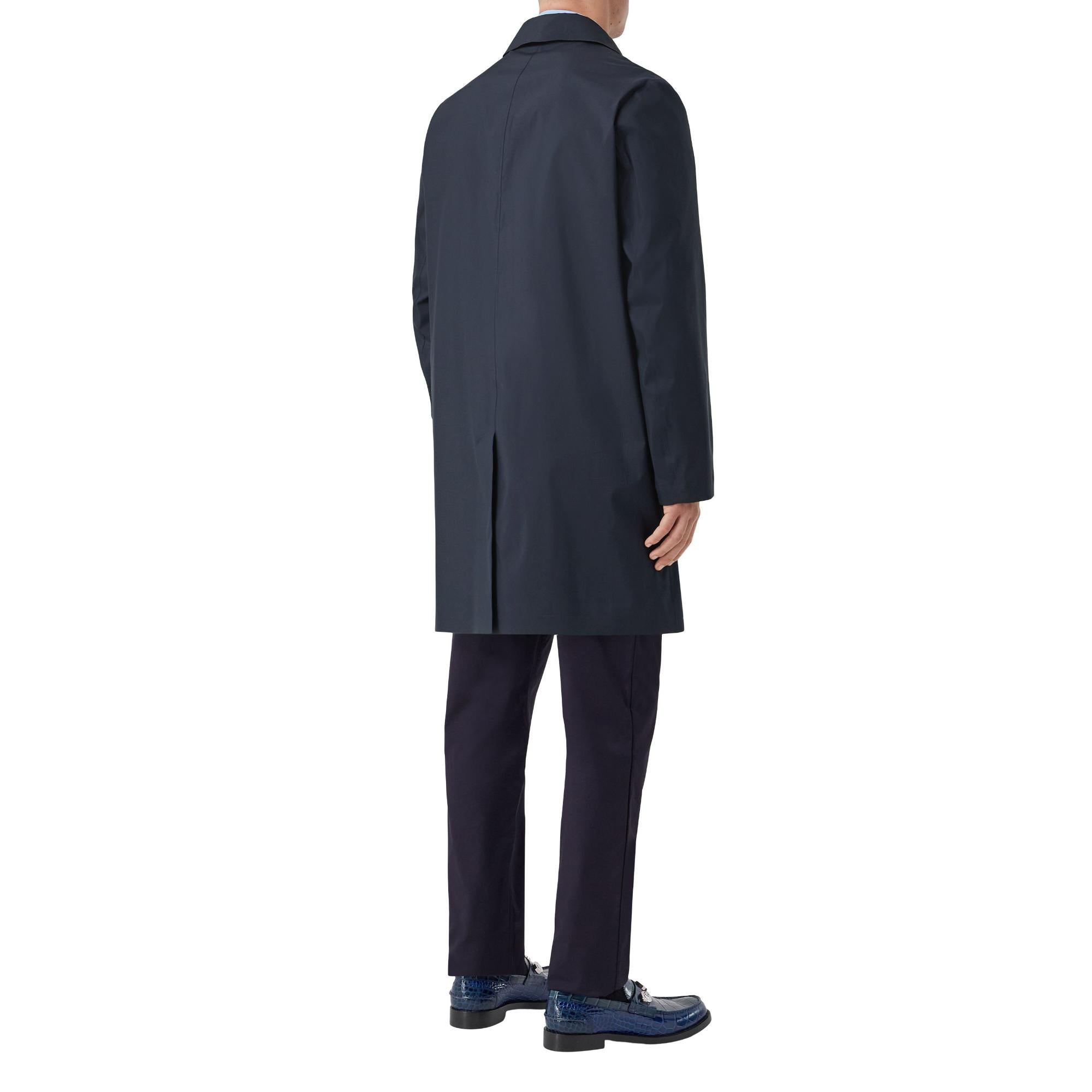 로고 프린트 테크니컬 카 코트