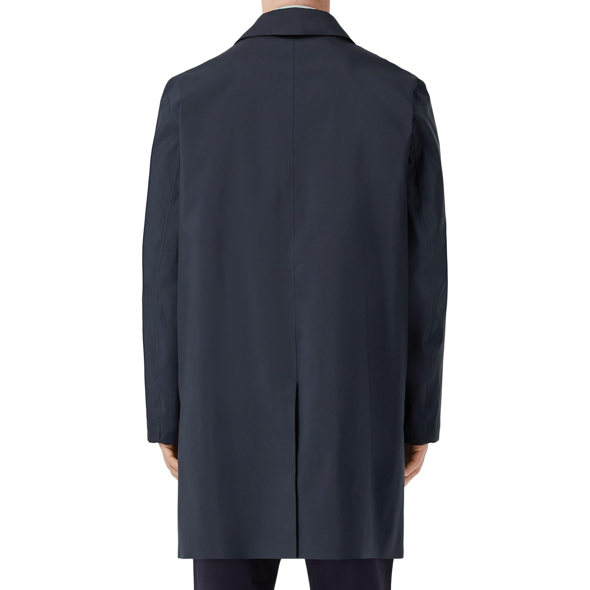 로고 프린트 테크니컬 카 코트