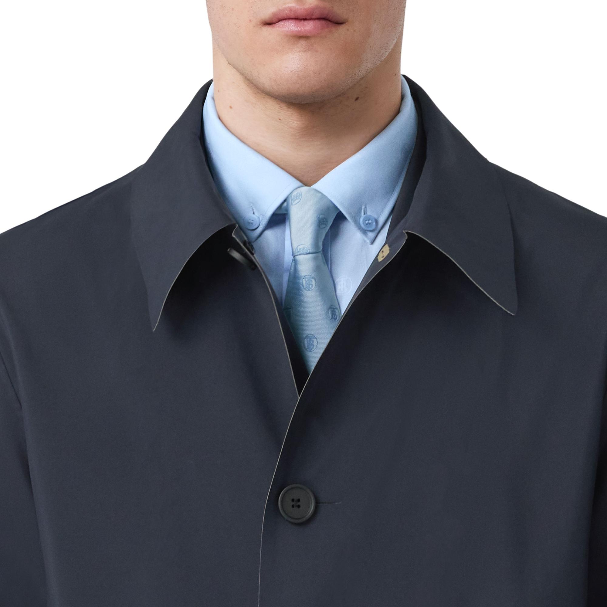 로고 프린트 테크니컬 카 코트