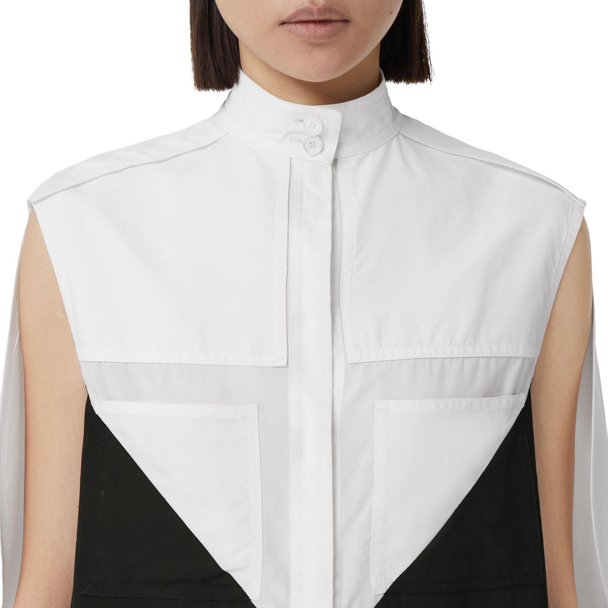 케이프 디테일 지오메트릭 인타르시아 슬리브리스 셔츠