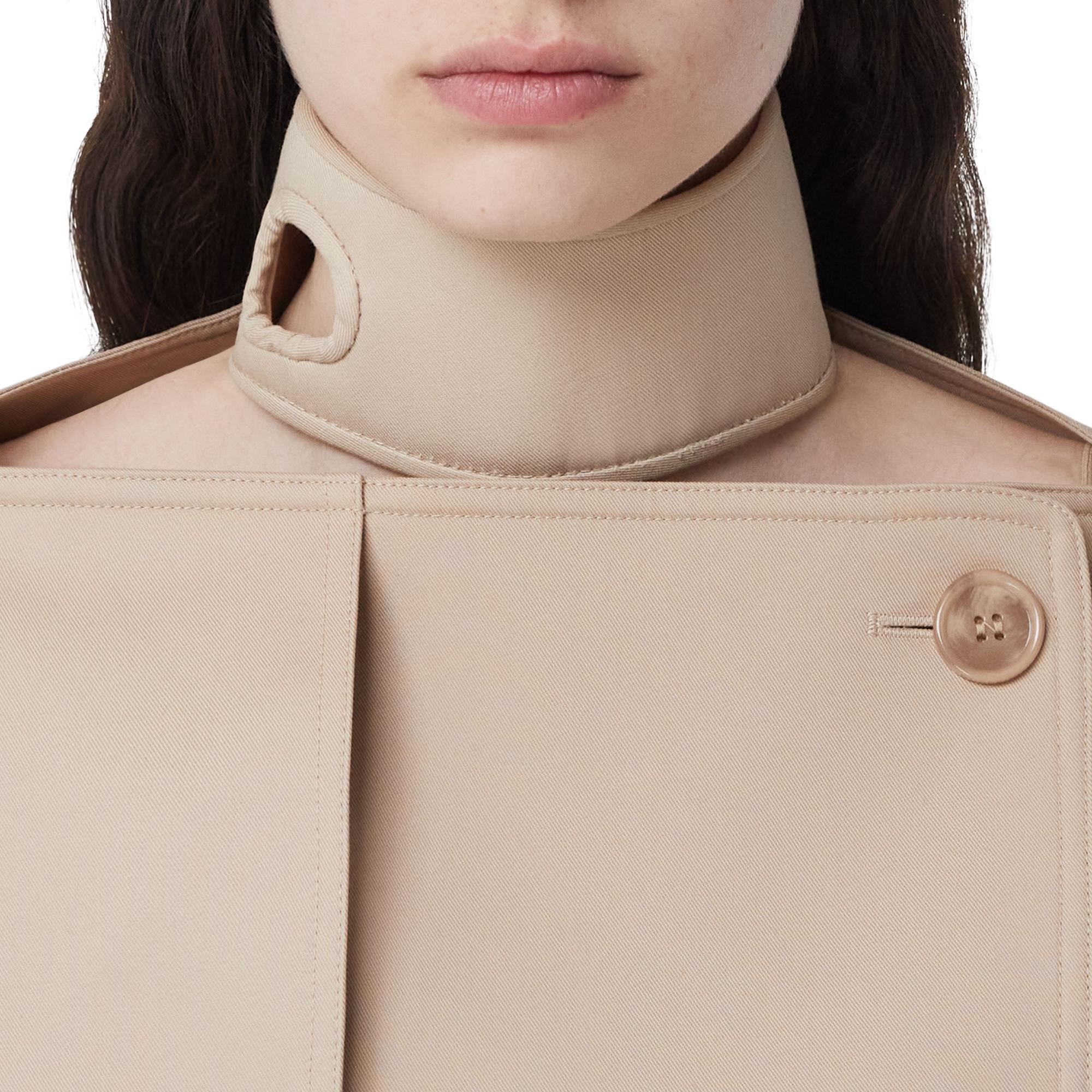 코튼 개버딘 보트넥 트렌치코트