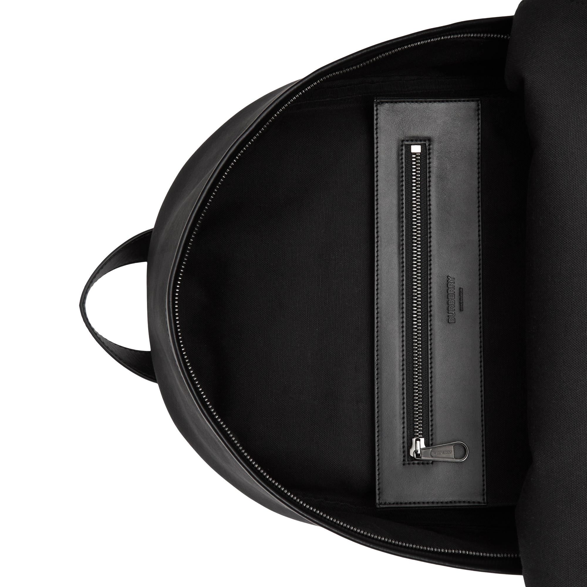 차콜 체크 레더 백팩