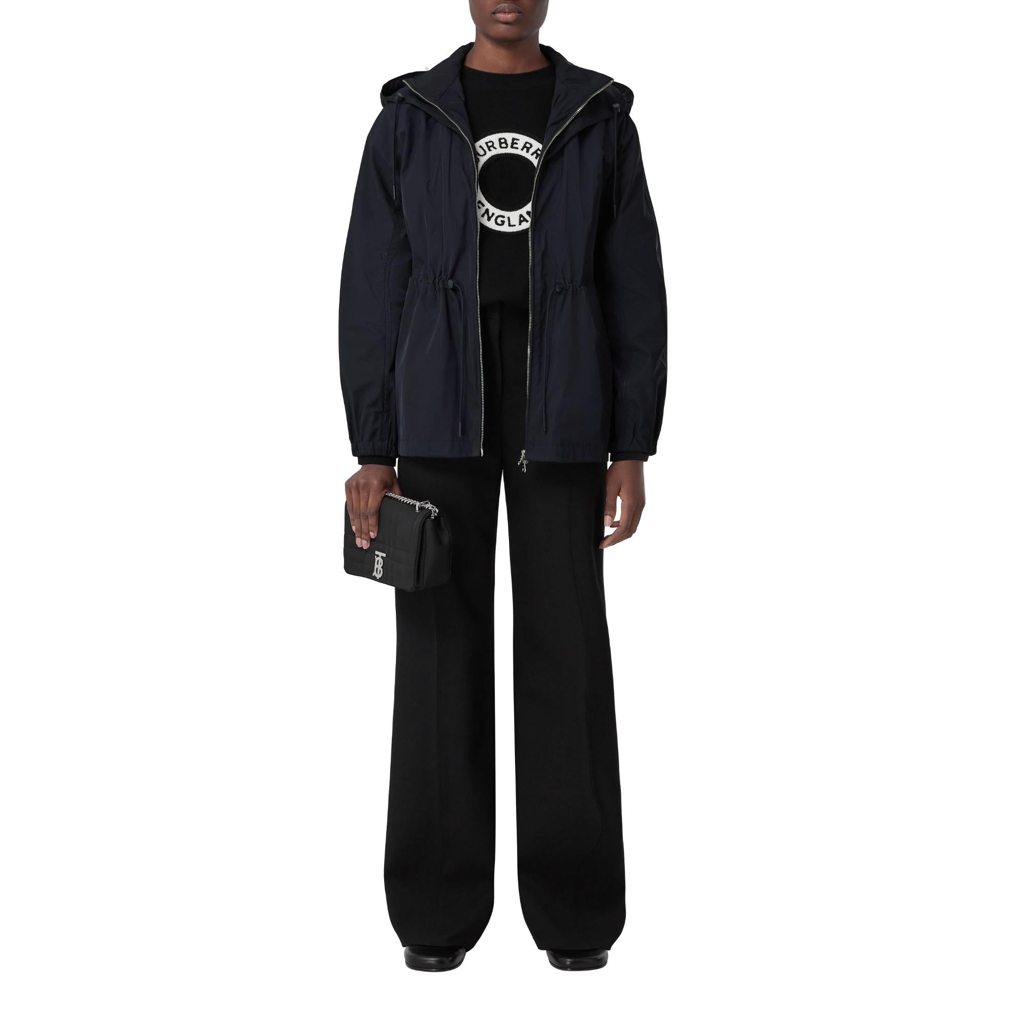 로고 디테일 후드 파카