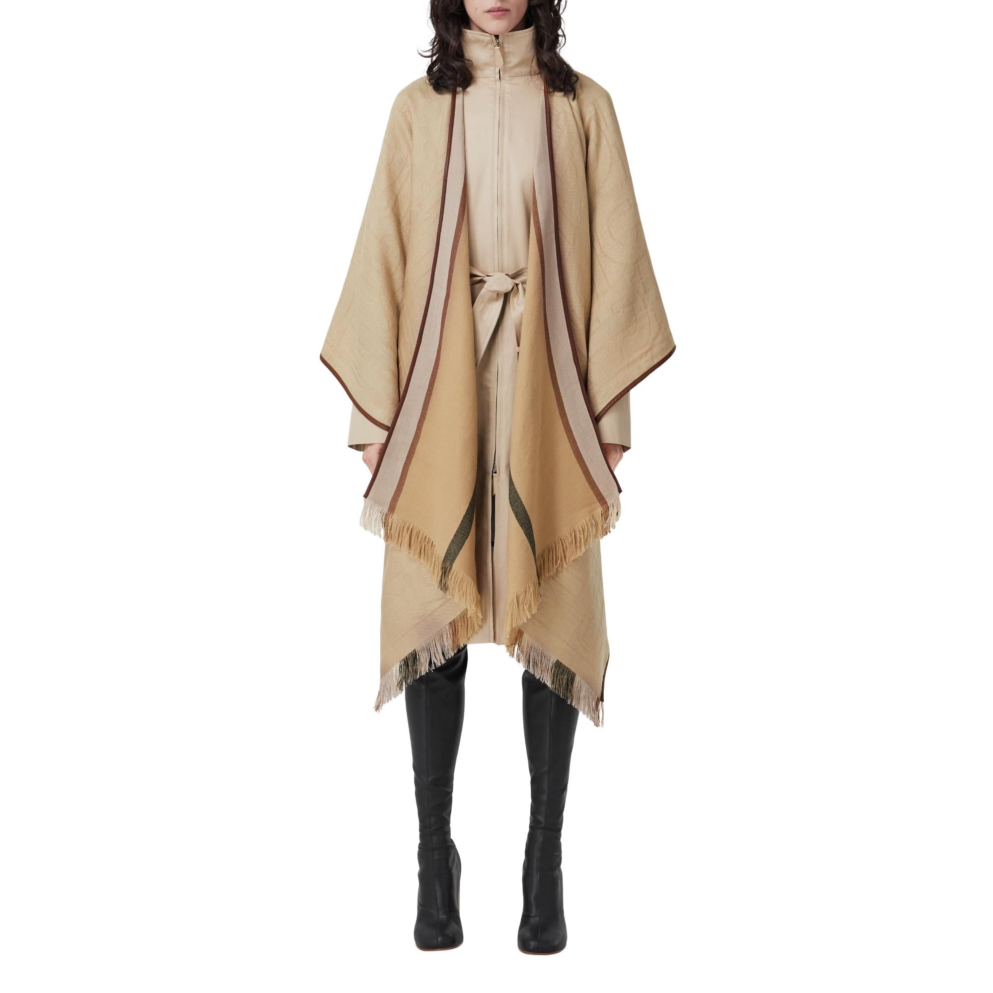 리버시블 모노그램 캐시미어 실크 자카드 케이프