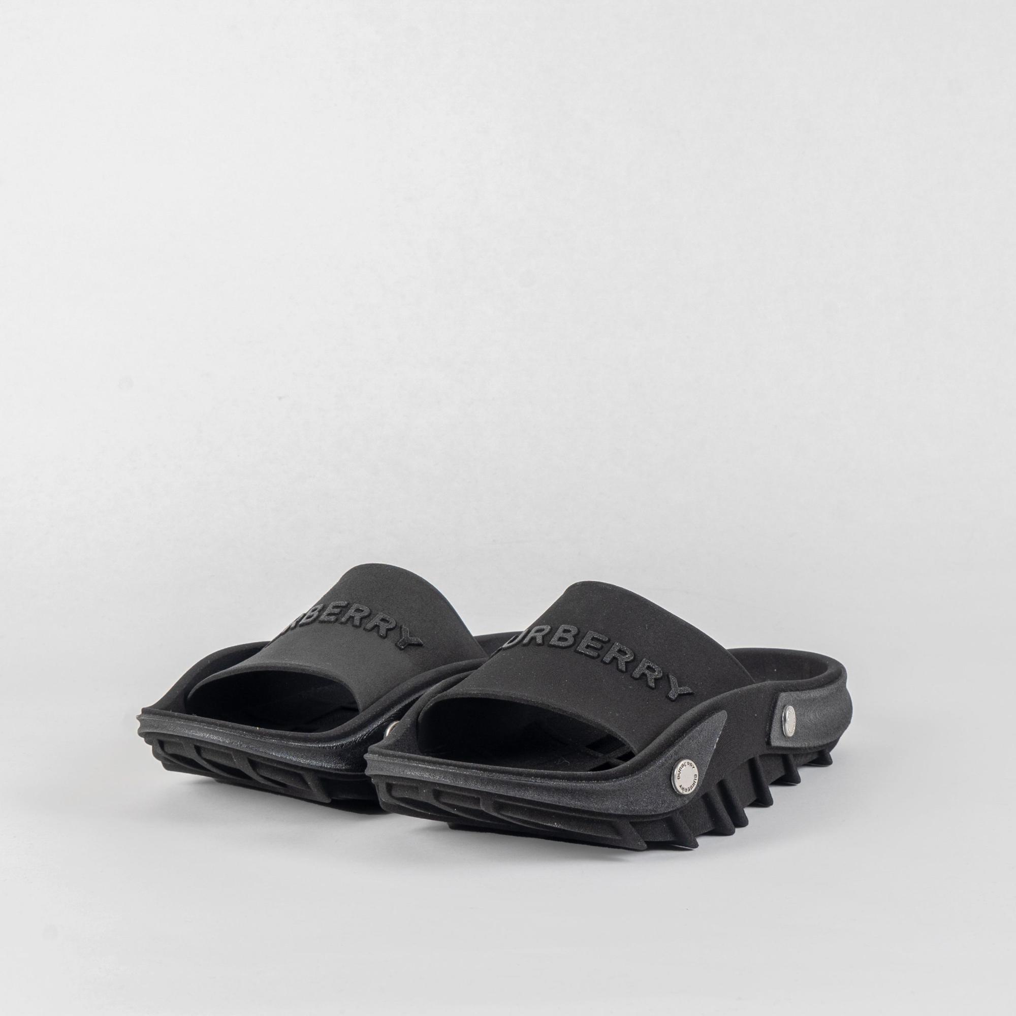 로고 패널 디테일 슬라이드